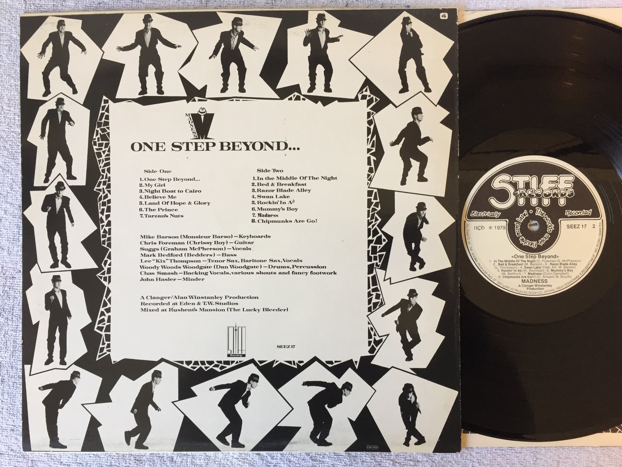 Omslagsbild för skivan MADNESS one step beyond LP -79 Swe STIFF RECORDS SEEZ 17