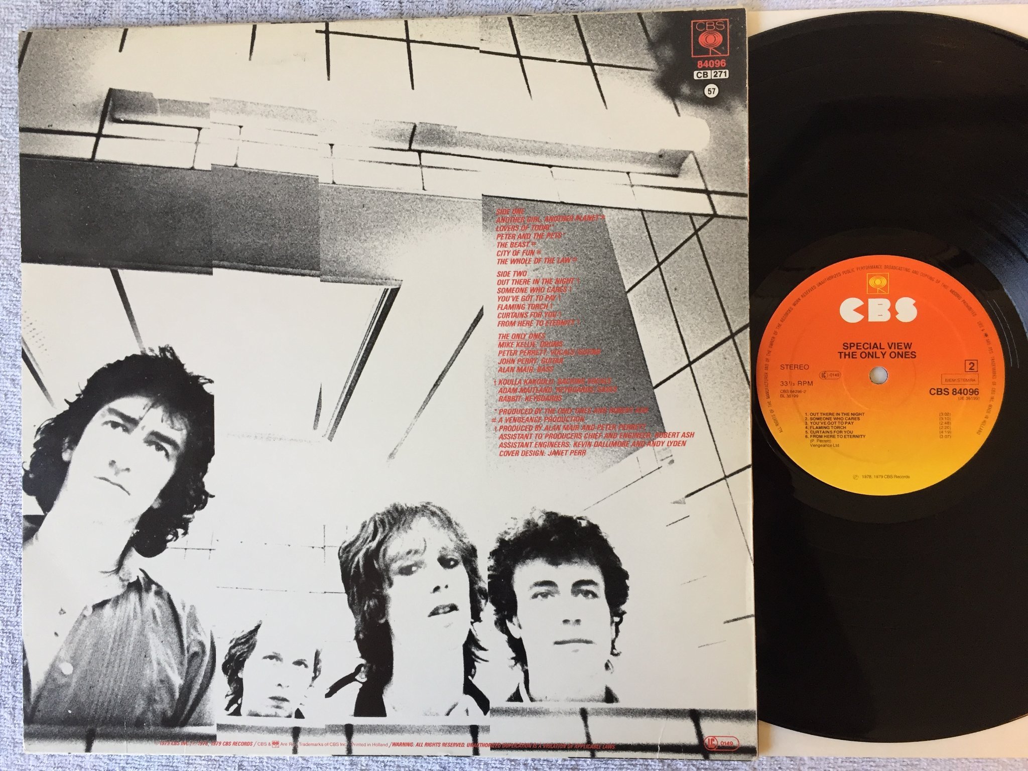 Omslagsbild för skivan THE ONLY ONES special view LP Hol CBS 84096