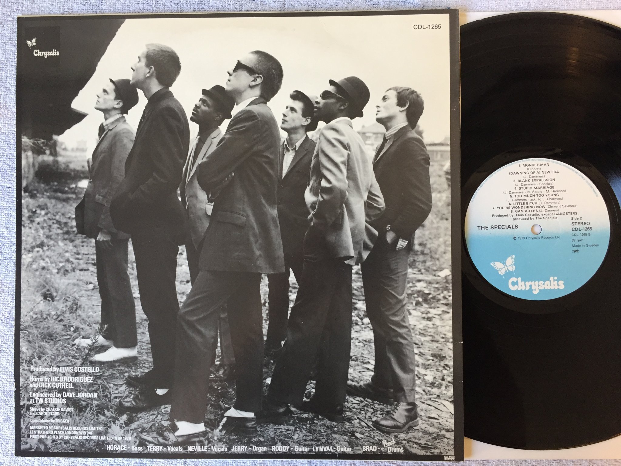 Omslagsbild för skivan THE SPECIALS s/t LP -79 Swe CHRYSALIS CDL 1265