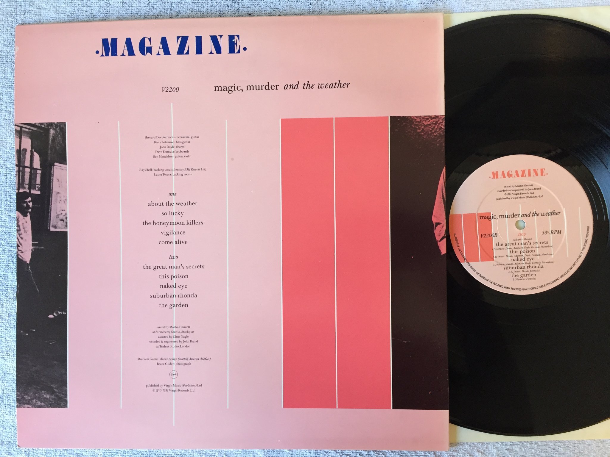 Omslagsbild för skivan MAGAZINE magic murder and the weather LP -81 UK VIRGIN V2200