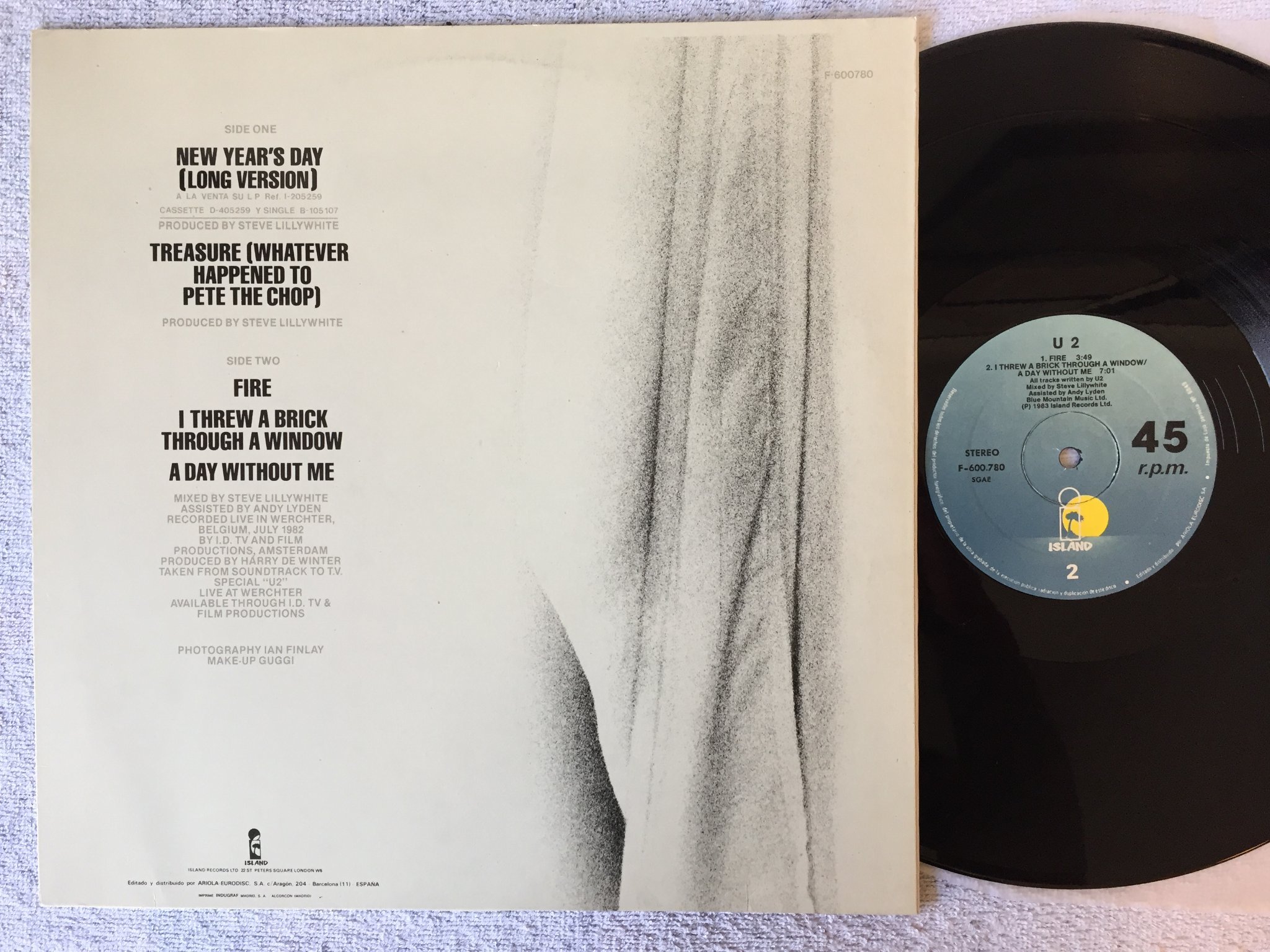 Omslagsbild för skivan U2 new years day 12"single -83 Spain ISLAND F-600780