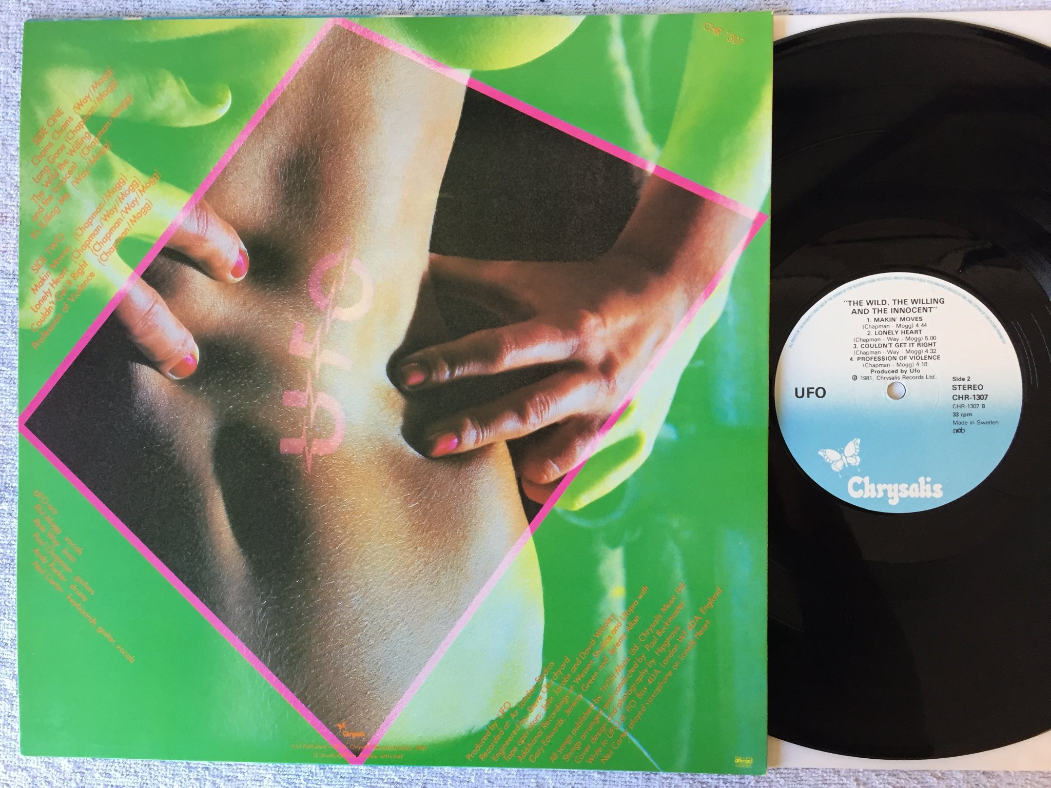 Omslagsbild för skivan UFO the wild, the willing & the innocent LP -81 Swe CHRYSALIS CHR-1307