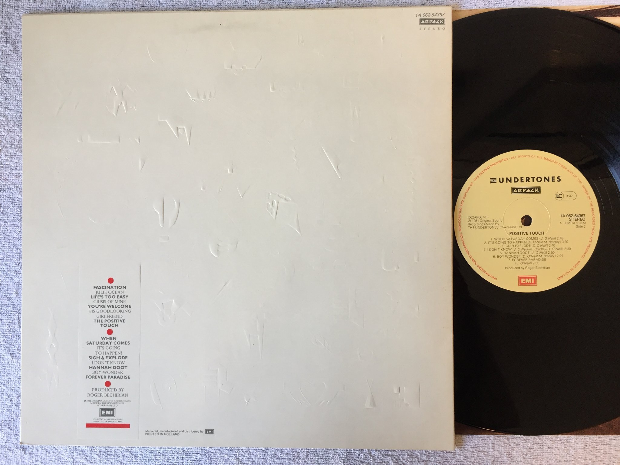 Omslagsbild för skivan THE UNDERTONES positive touch LP -81 Hol EMI 1A 062-64367