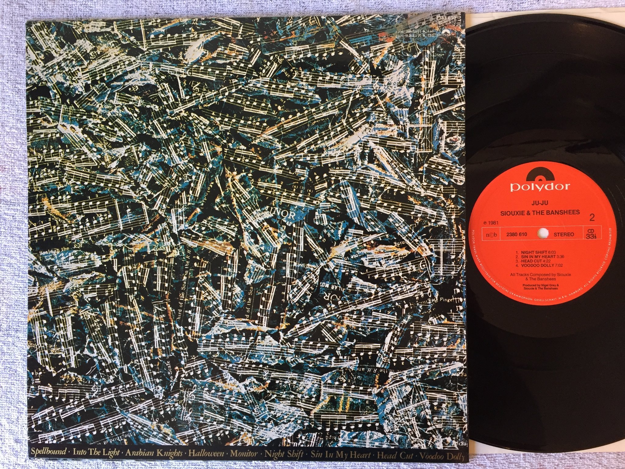 Omslagsbild för skivan SIOUXIE & THE BANSHEES ju-ju LP -81 Swe POLYDOR 2380610