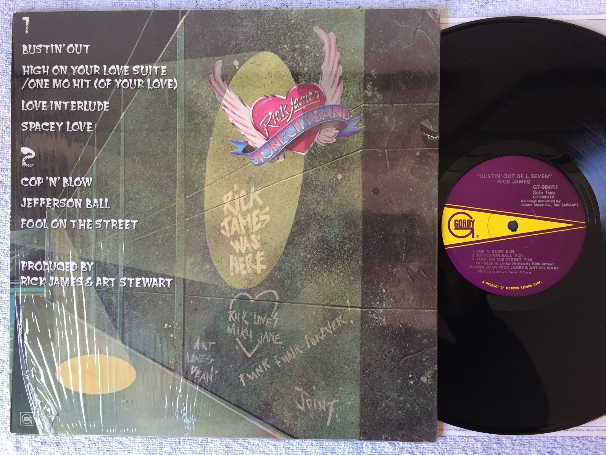 Omslagsbild för skivan RICK JAMES bustin' out of l seven LP -79 US GORDY G7-984R1