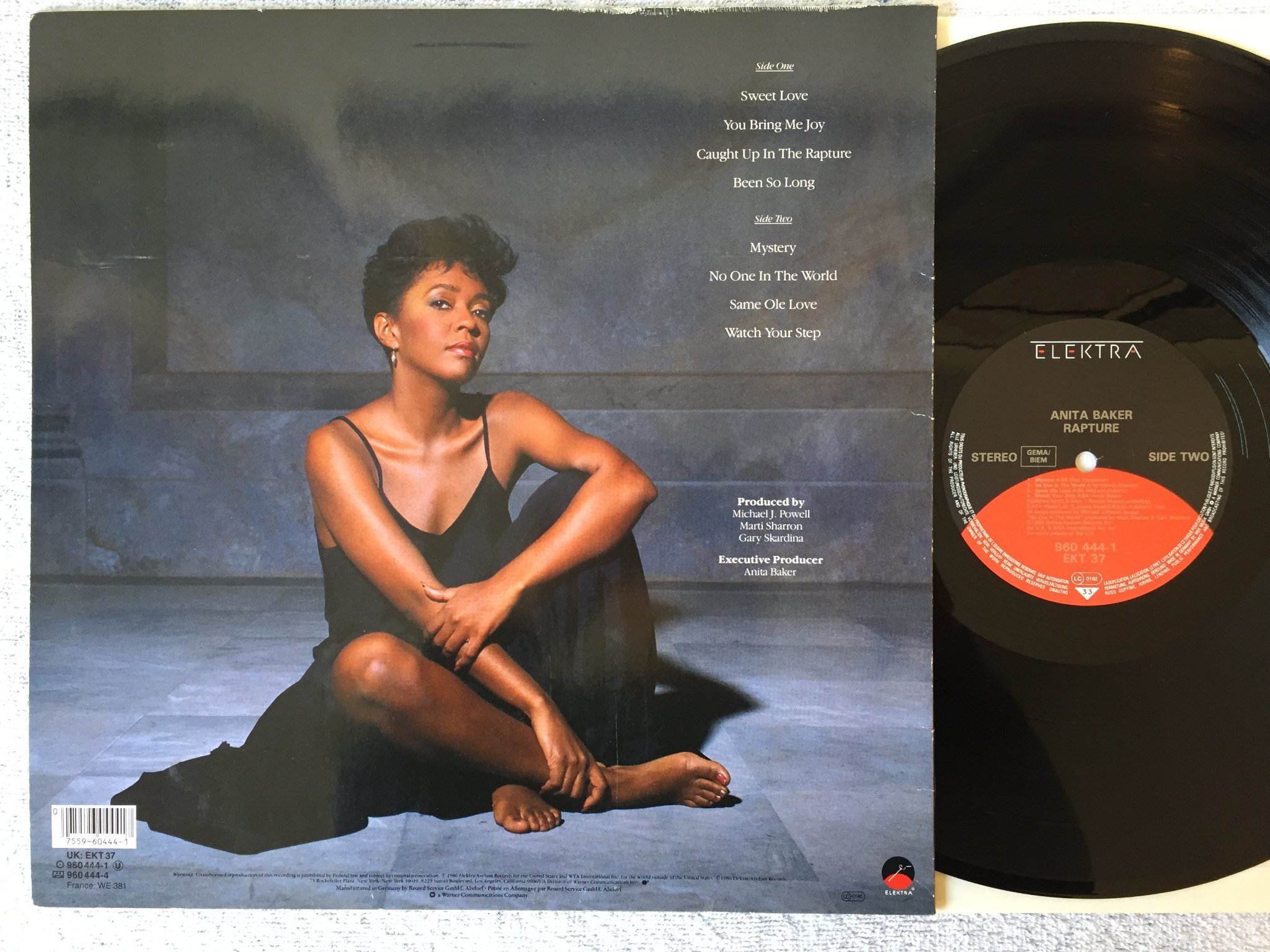 Omslagsbild för skivan ANITA BAKER rapture LP -86 ELEKTRA 960444-1 nice dinner soul