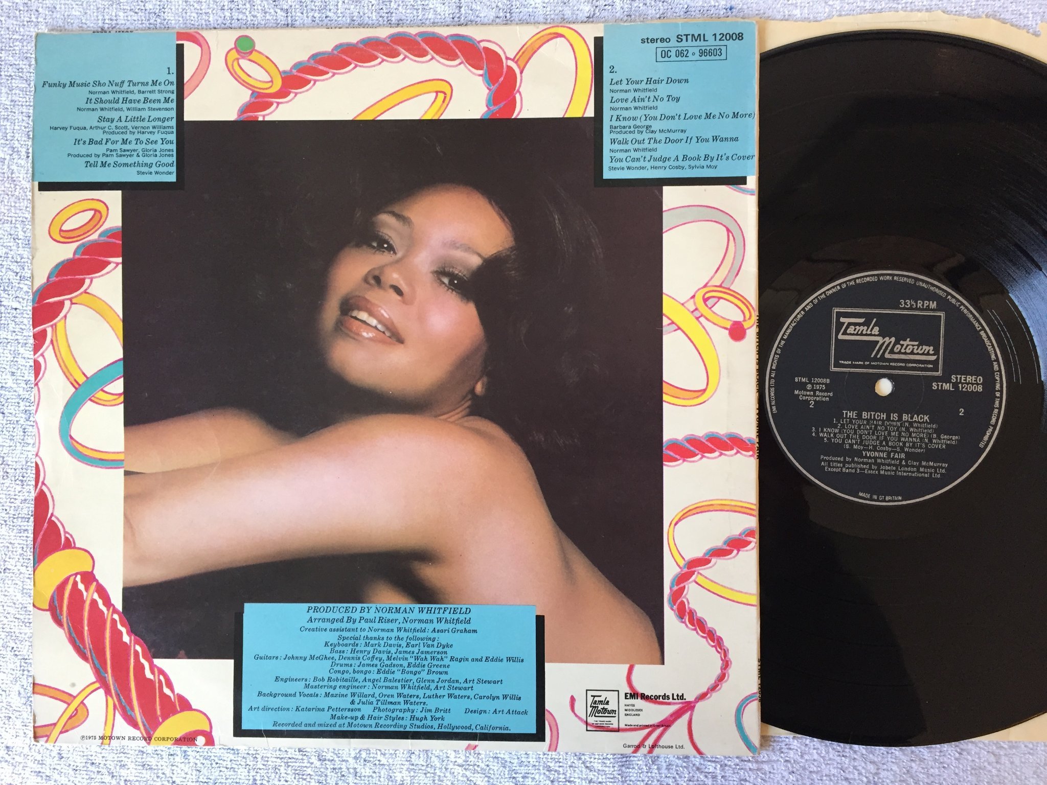 Omslagsbild för skivan YVONNE FAIR the bitch is black LP -75 UK TAMLA MOTOWN STML 12008
