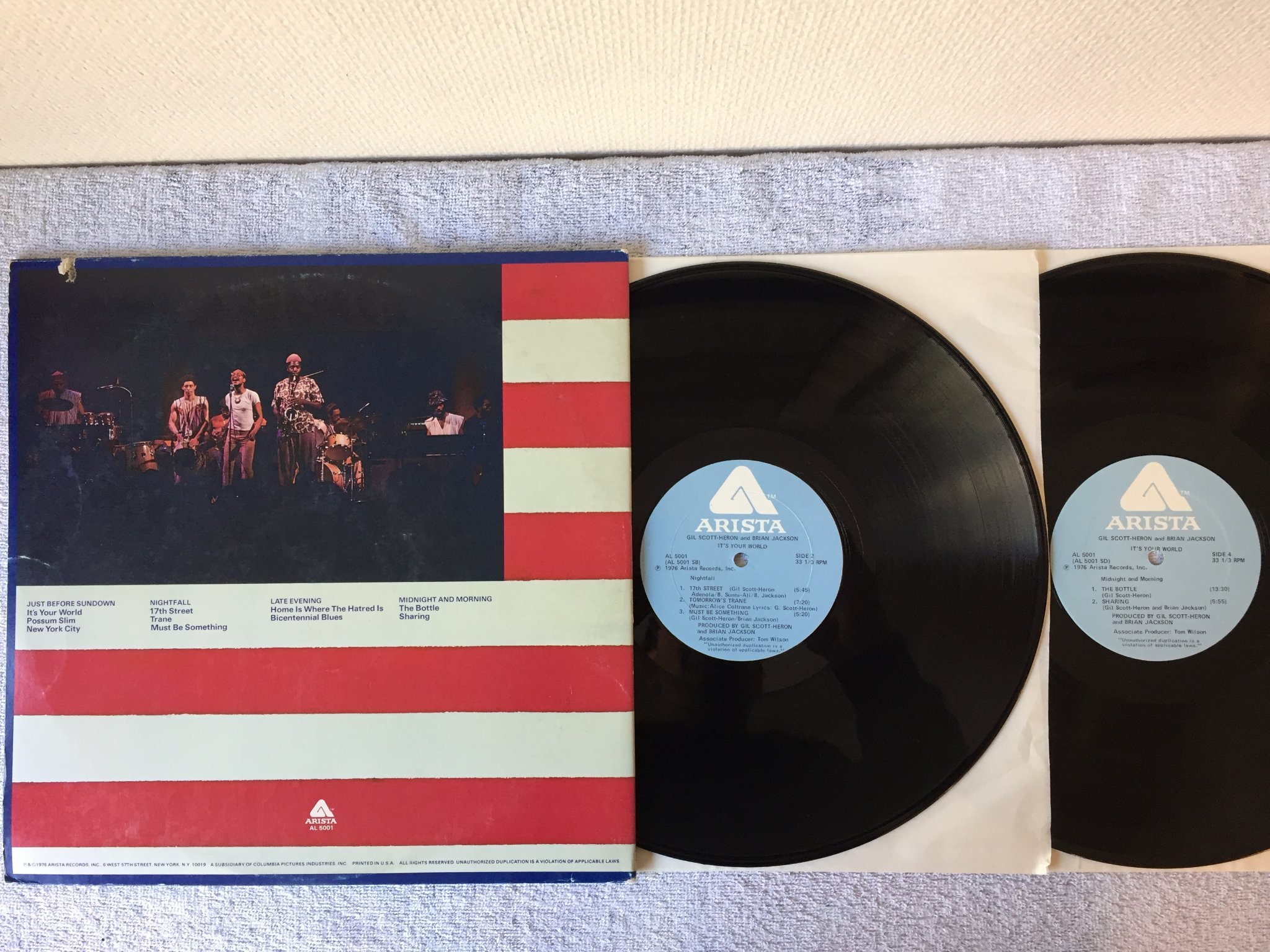 Omslagsbild för skivan GIL SCOTT-HERON & BRIAN JACKSON it's your world 2xLP -76 US ARISTA AL 5001