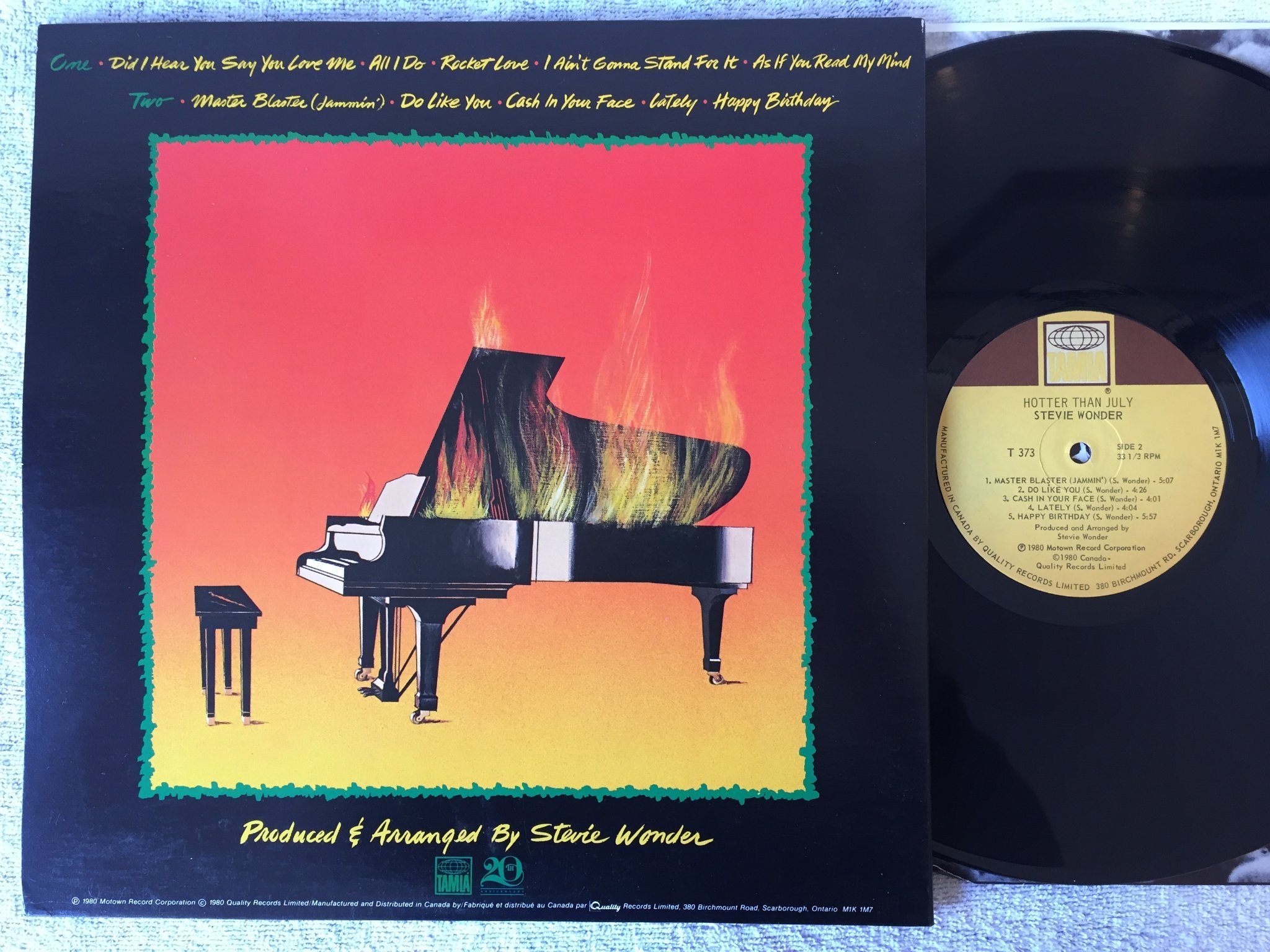 Omslagsbild för skivan STEVIE WONDER hotter than July LP -80 Can TAMLA T 373