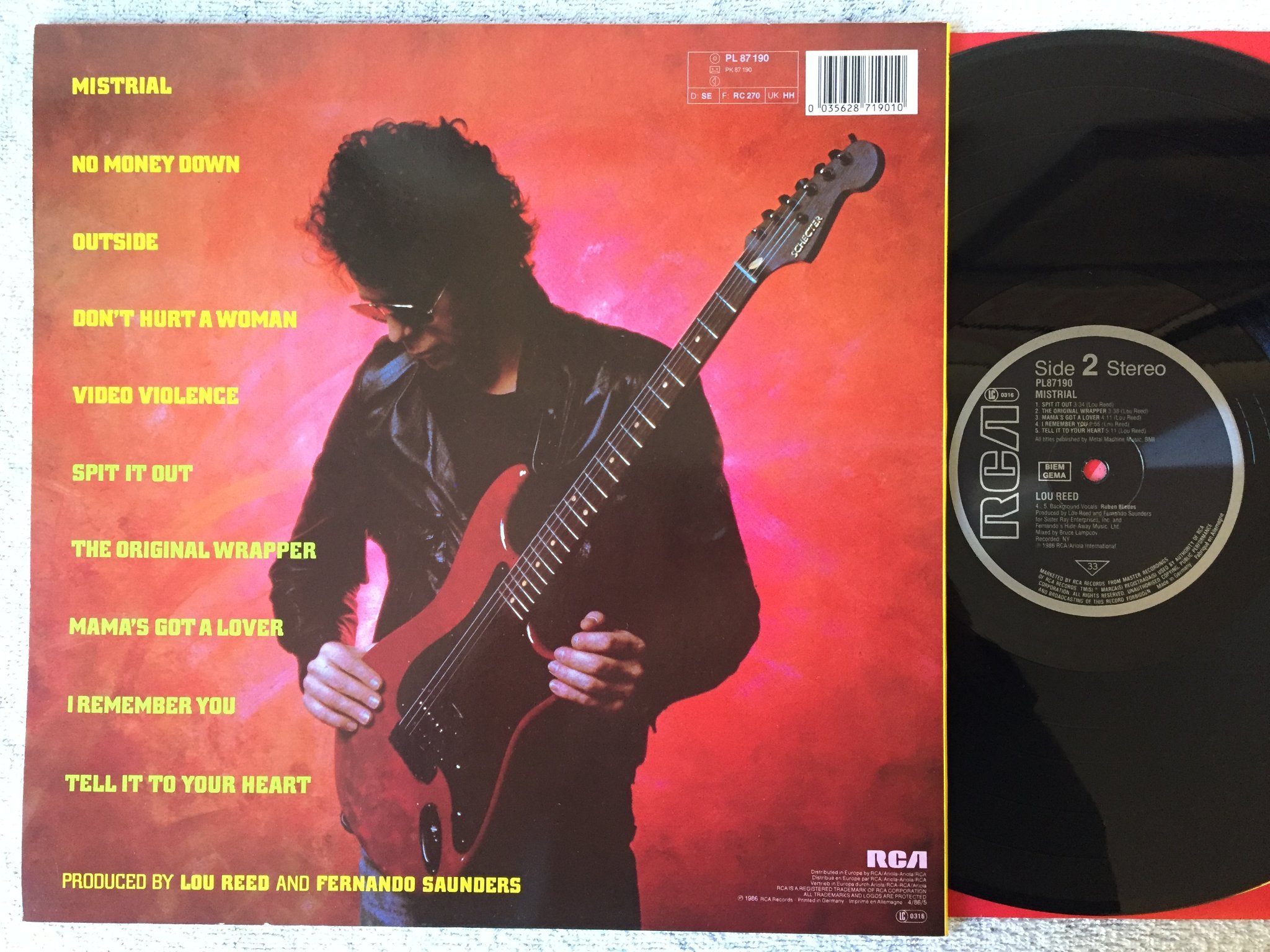 Omslagsbild för skivan LOU REED mistrial LP -86 RCA PL 87190