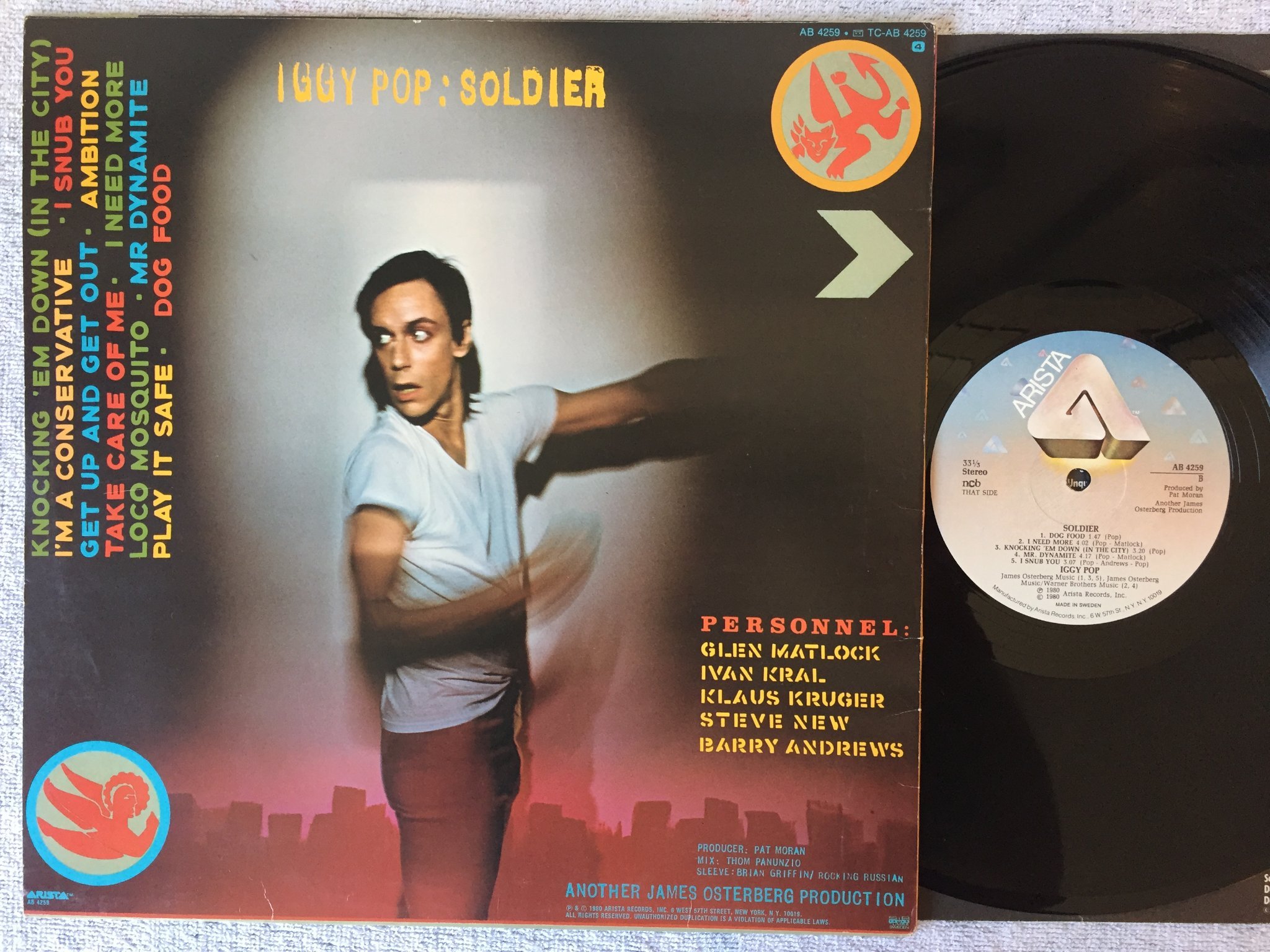 Omslagsbild för skivan IGGY POP soldier LP -80 Swe ARISTA AB 4259