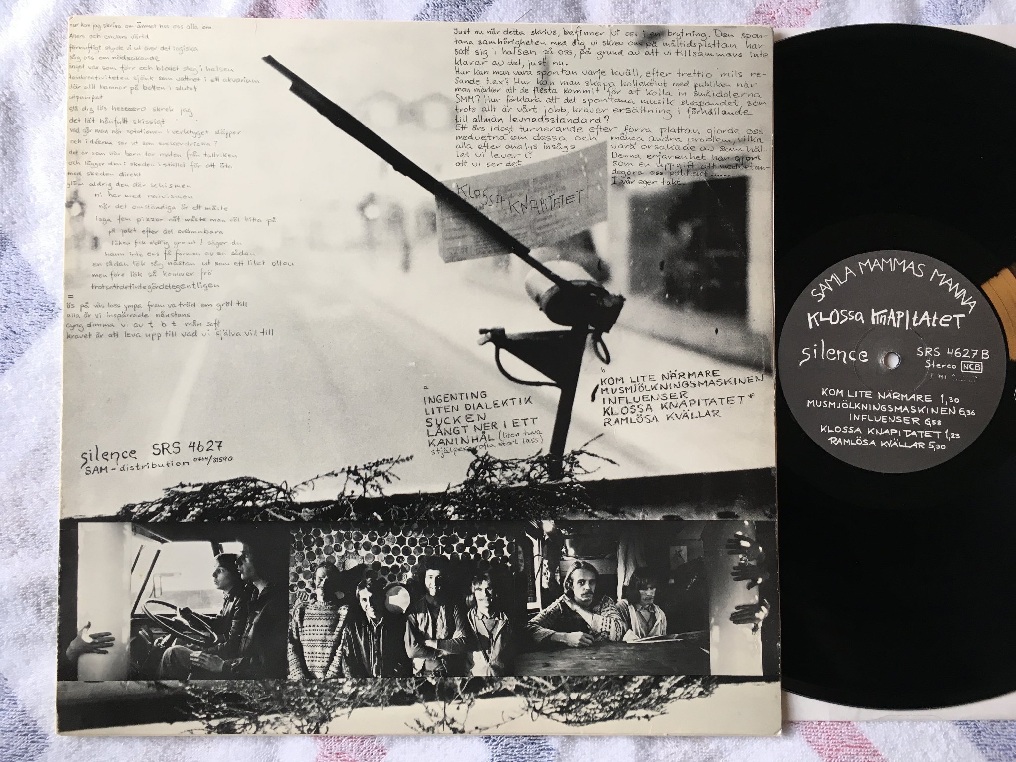 Omslagsbild för skivan SAMLA MAMMAS MANNA KLOSSA KNAPITATETLP -74 Swe SILENCE SRS 4627