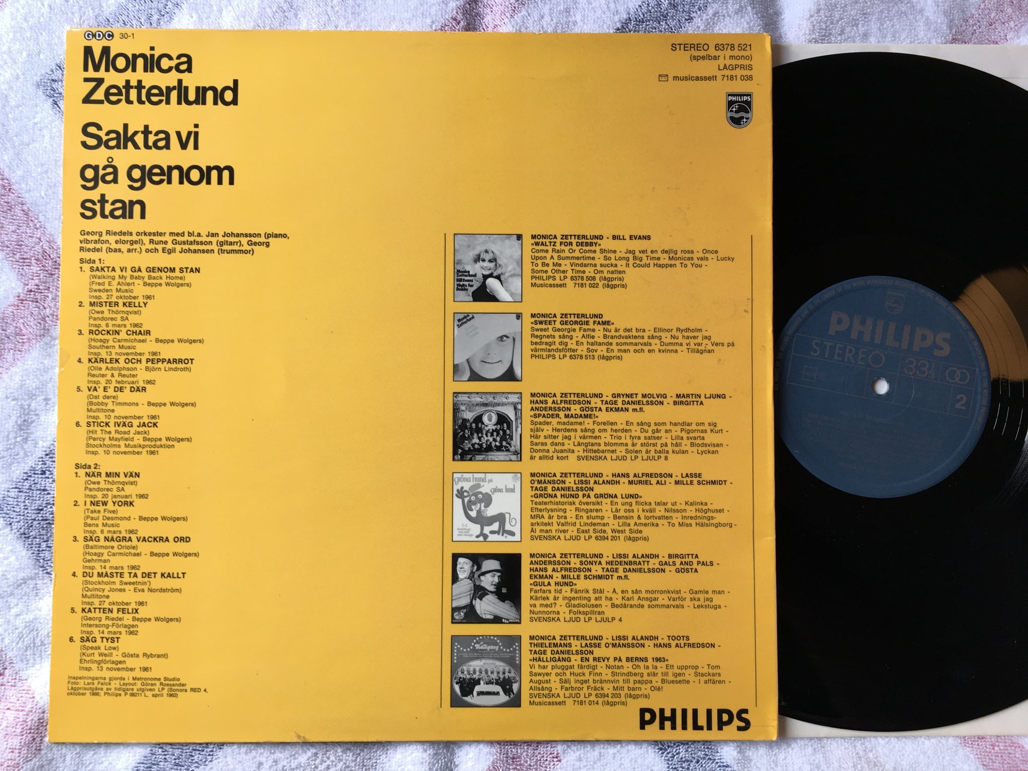 Omslagsbild för skivan MONICA ZETTERLUND sakta vi gå genom stan LP -74 Swe PHILIPS 6378521