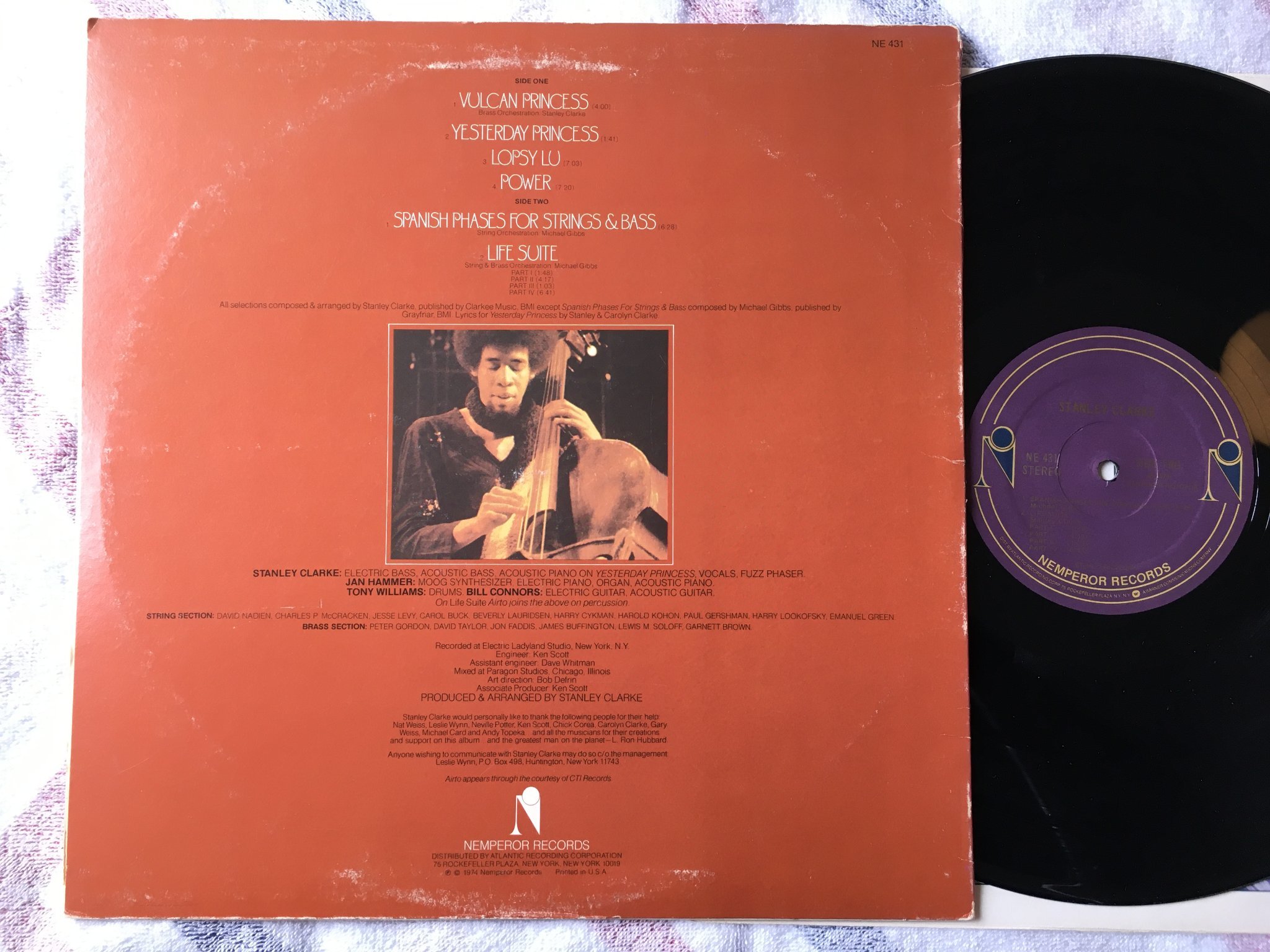 Omslagsbild för skivan STANLEY CLARKE s/t LP -74 US NEMPEROR NE 431