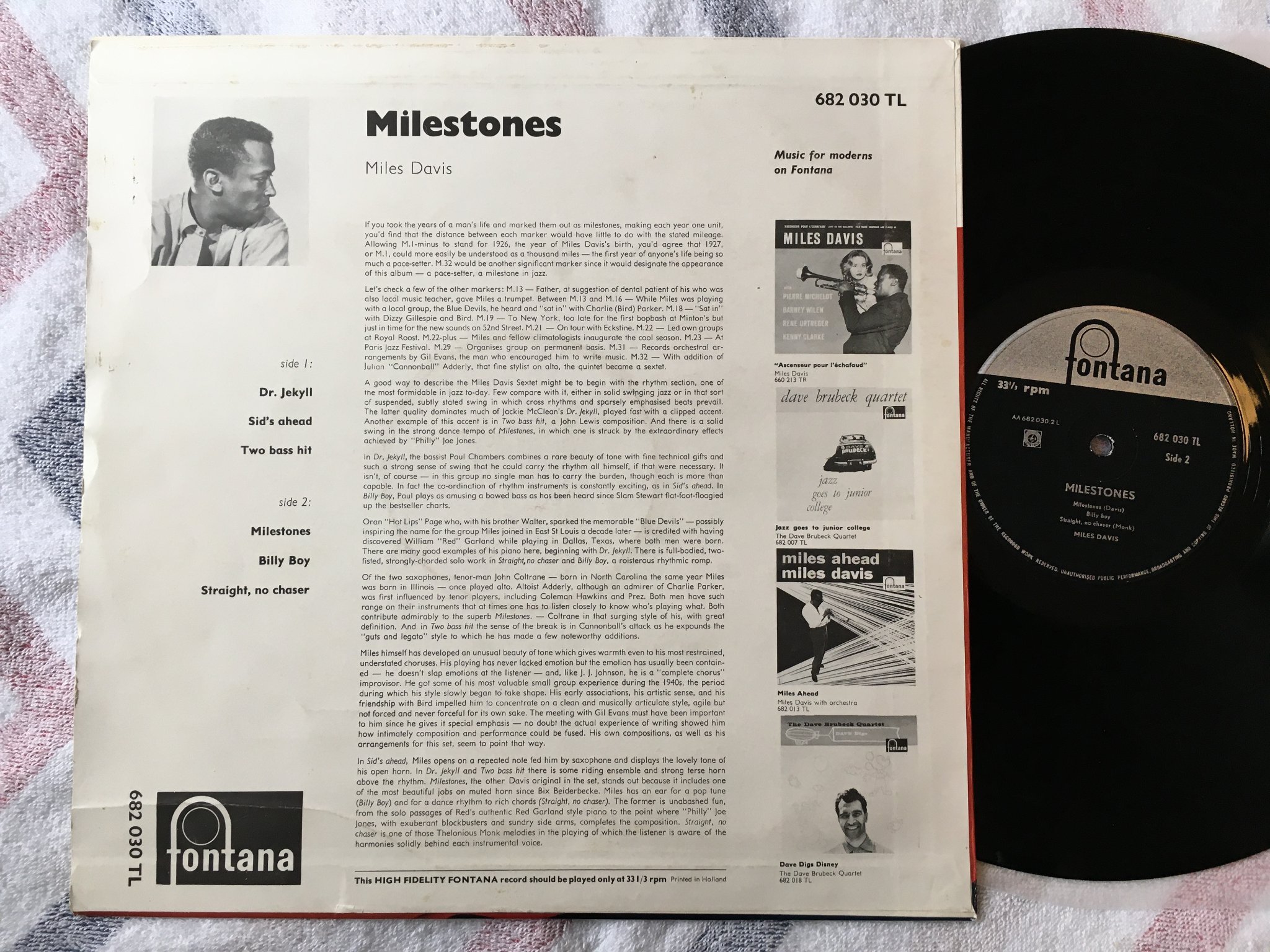 Omslagsbild för skivan Miles Davis - milestones LP Hol FONTANA 682030 TL