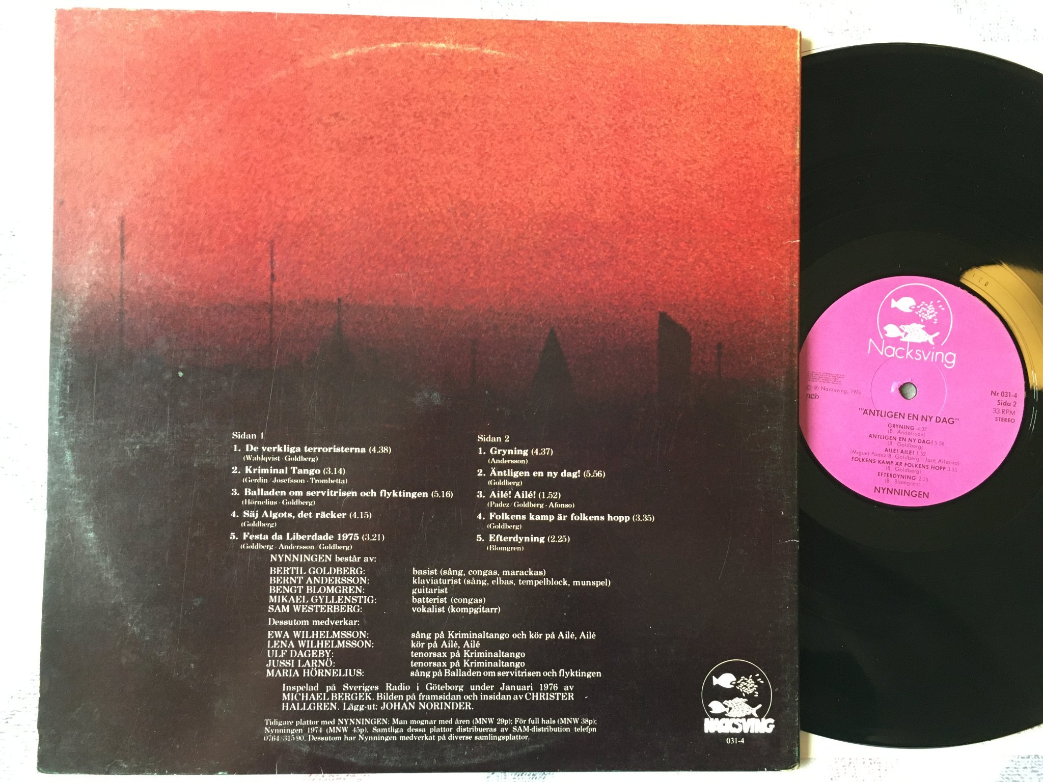 Omslagsbild för skivan NYNNINGEN äntligen en ny dag LP -76 Swe NACKSVING NR 031-4