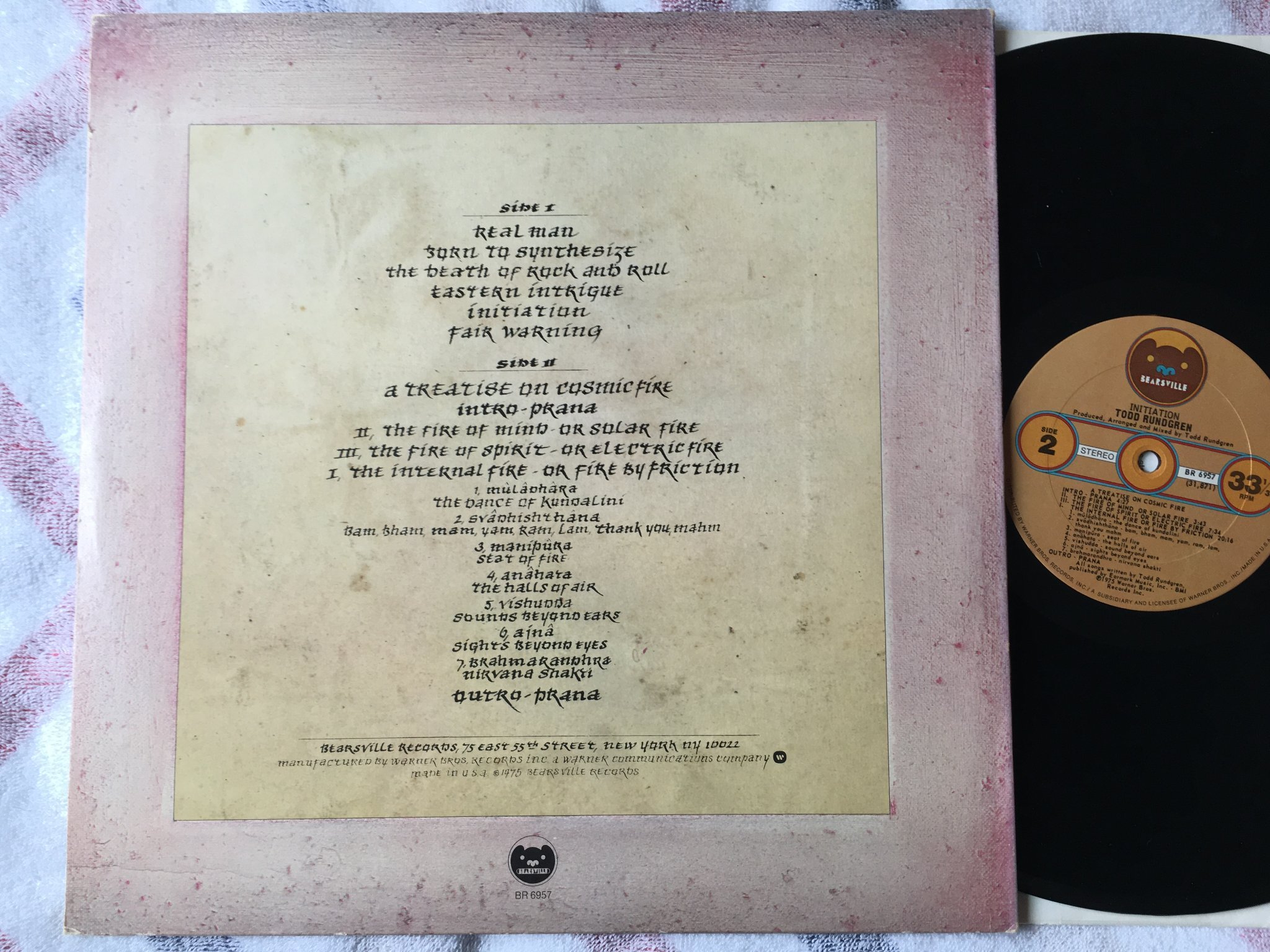 Omslagsbild för skivan TODD RUNDGREN initiation LP -75 US BEARSVILLE BR 6957