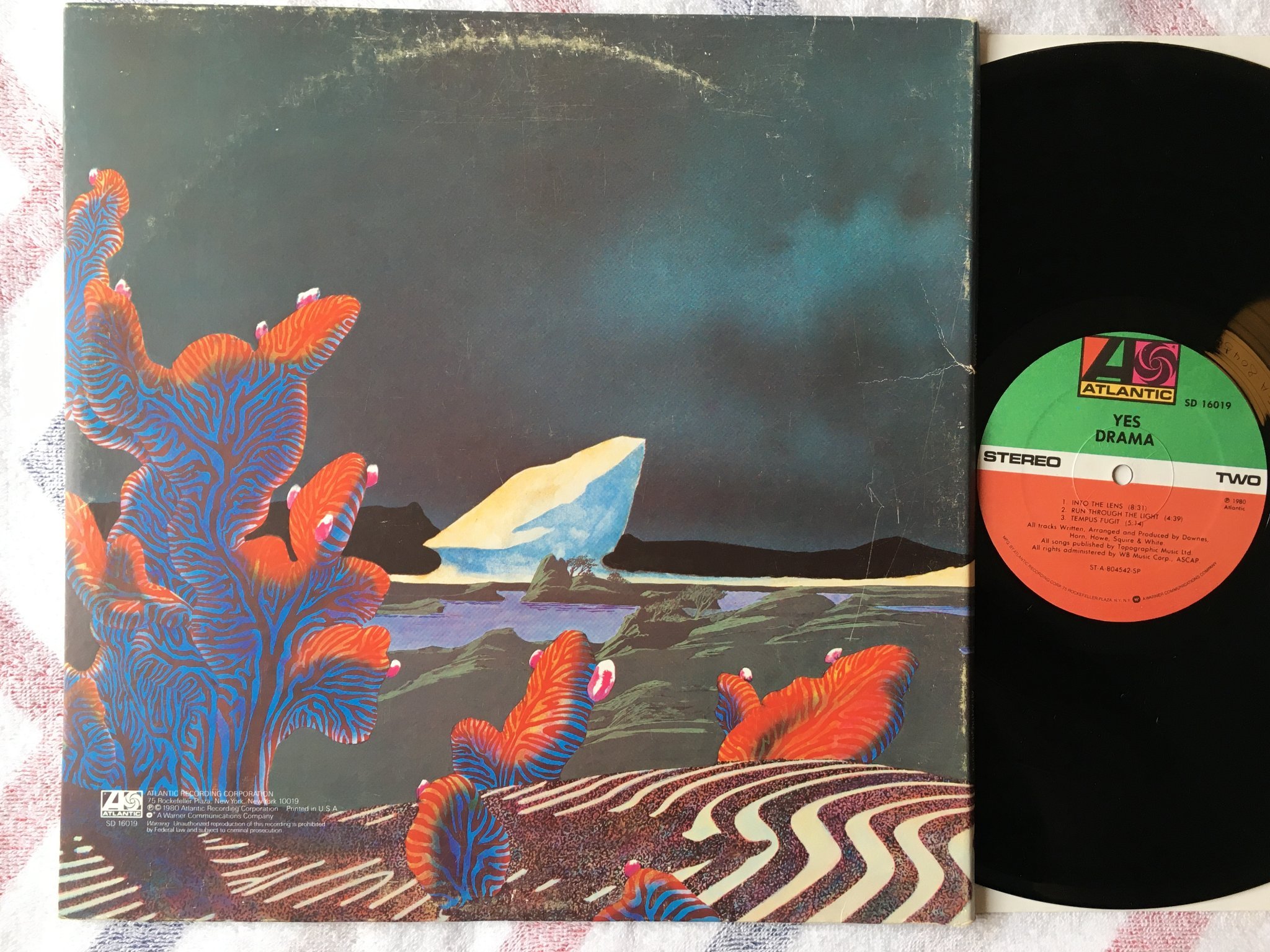 Omslagsbild för skivan YES drama LP -80 US ATLANTIC SD 16019
