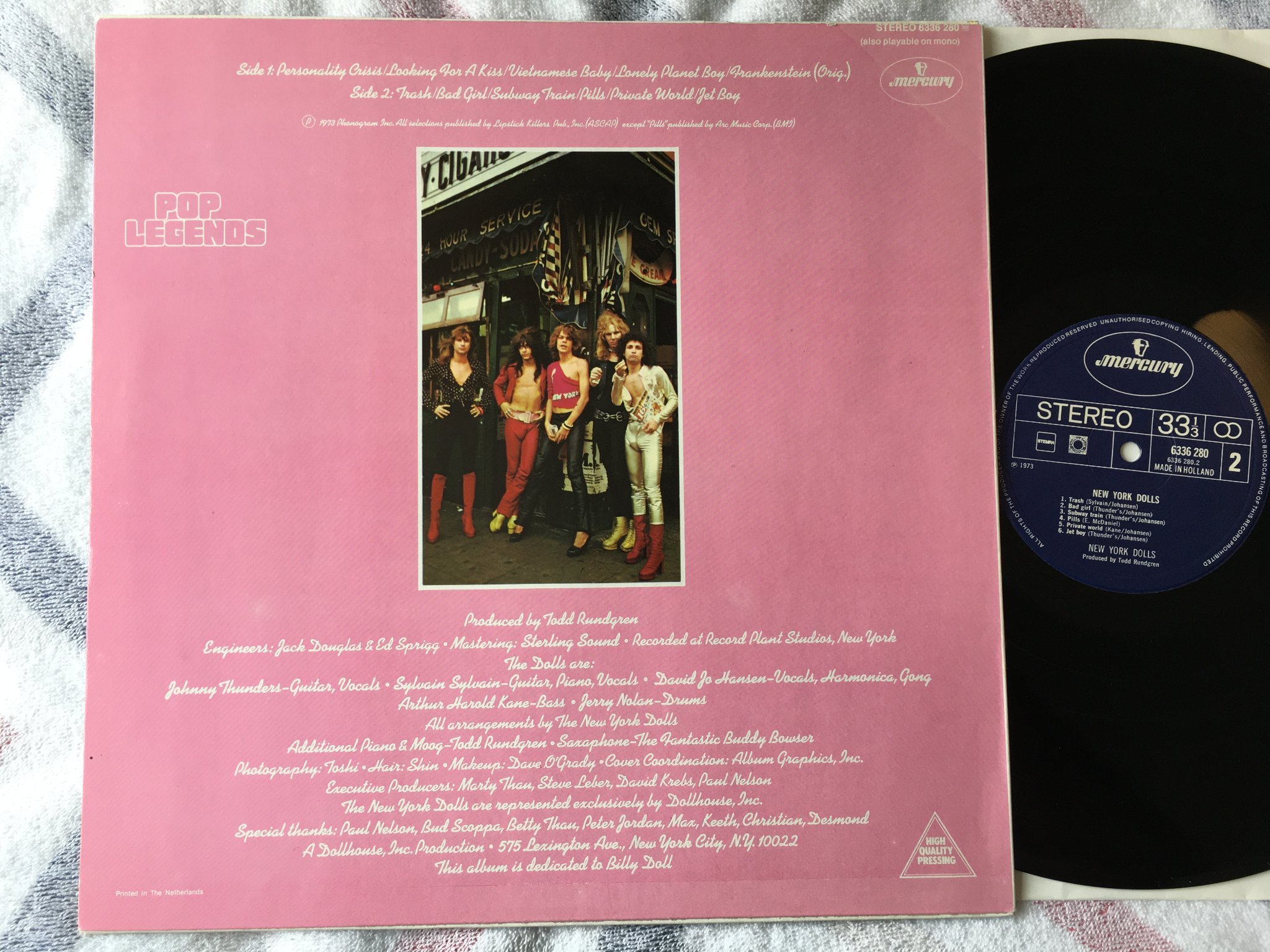 Omslagsbild för skivan NEW YORK DOLLS s/t LP -73 Hol MERCURY 6336280