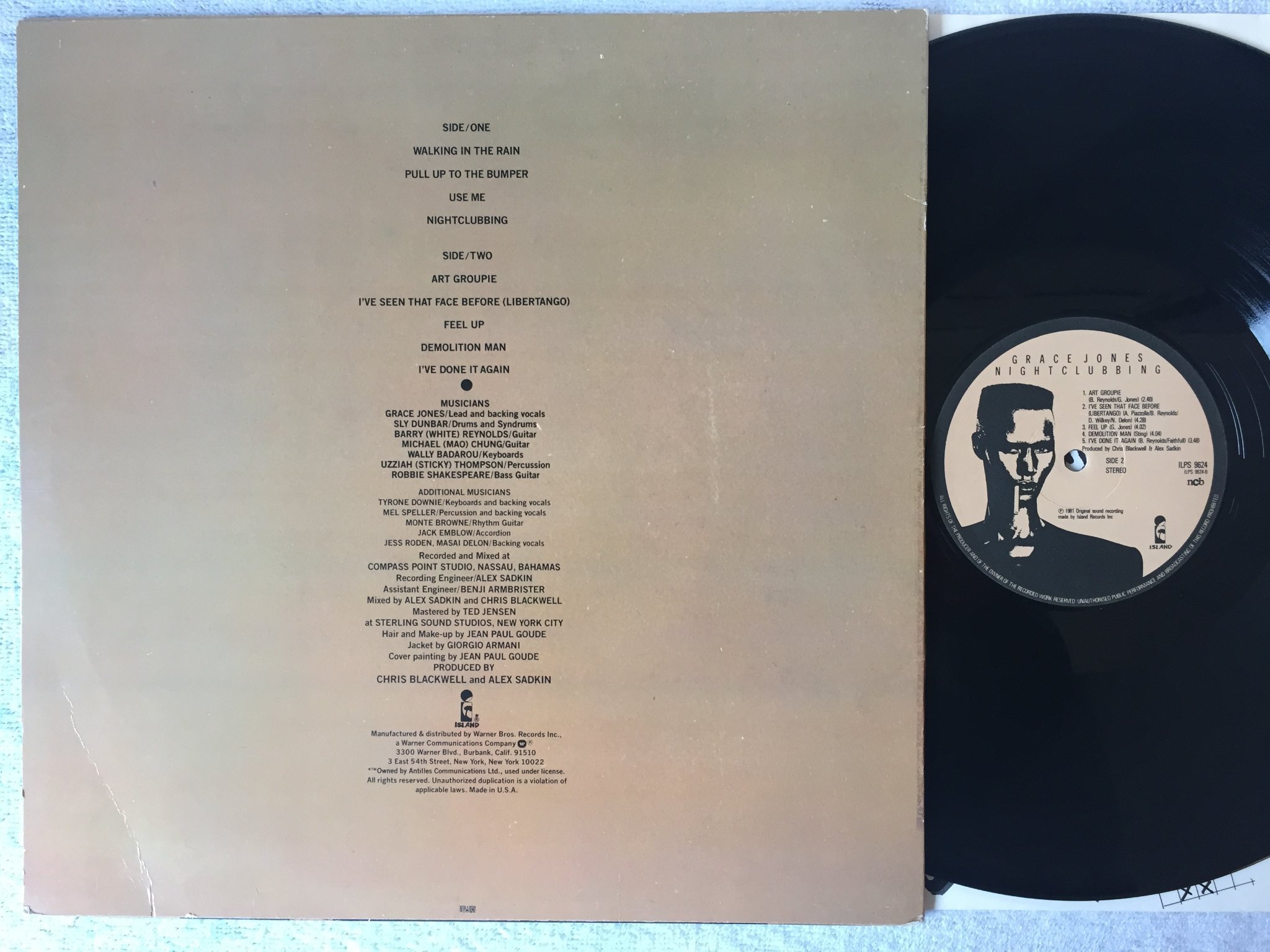 Omslagsbild för skivan GRACE JONES nightclubbing LP -81 Swe ISLAND ILPS  9624