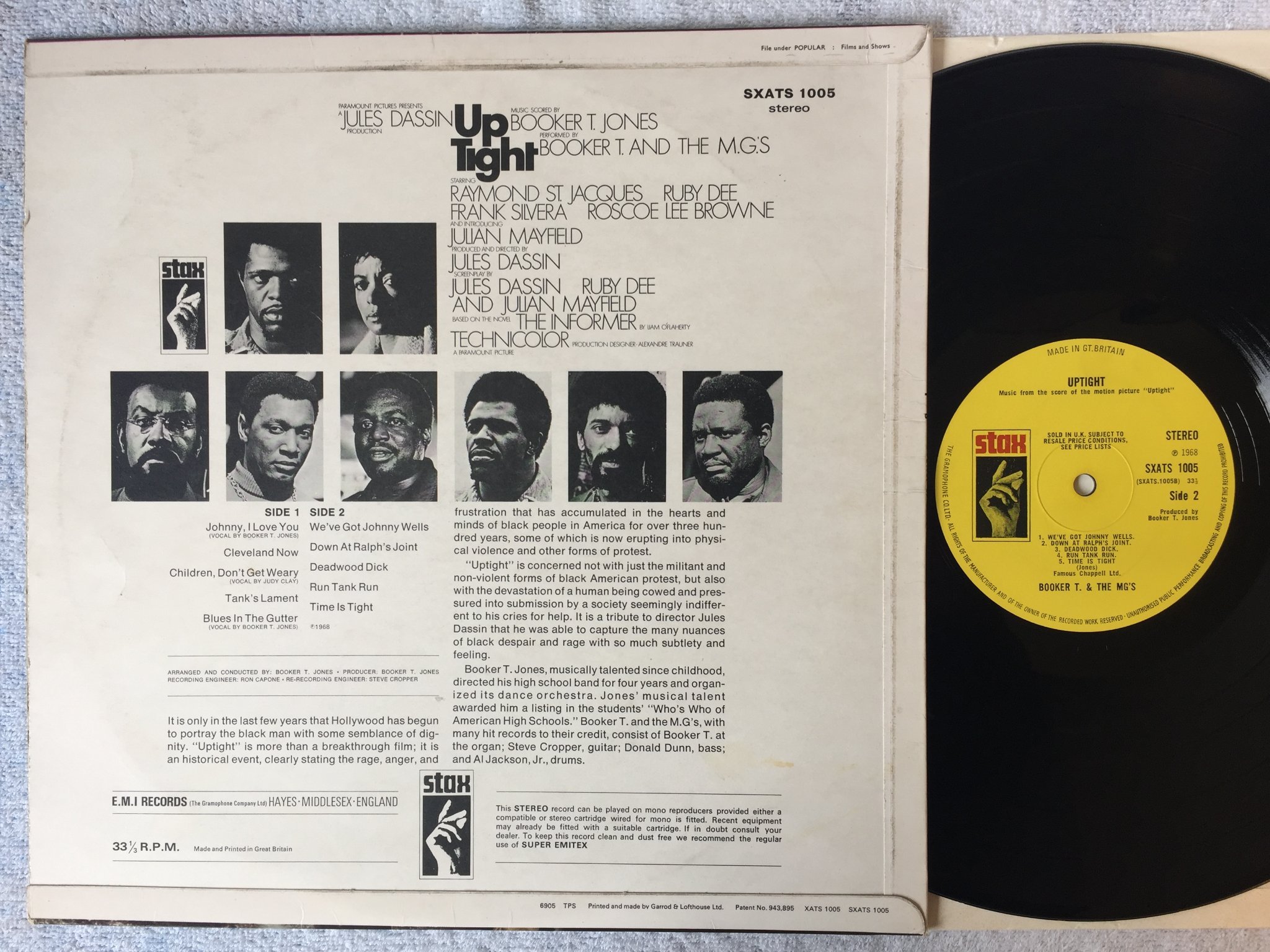 Omslagsbild för skivan BOOKER T & THE MG'S uptight LP -68 UK STAX SXATS 1005