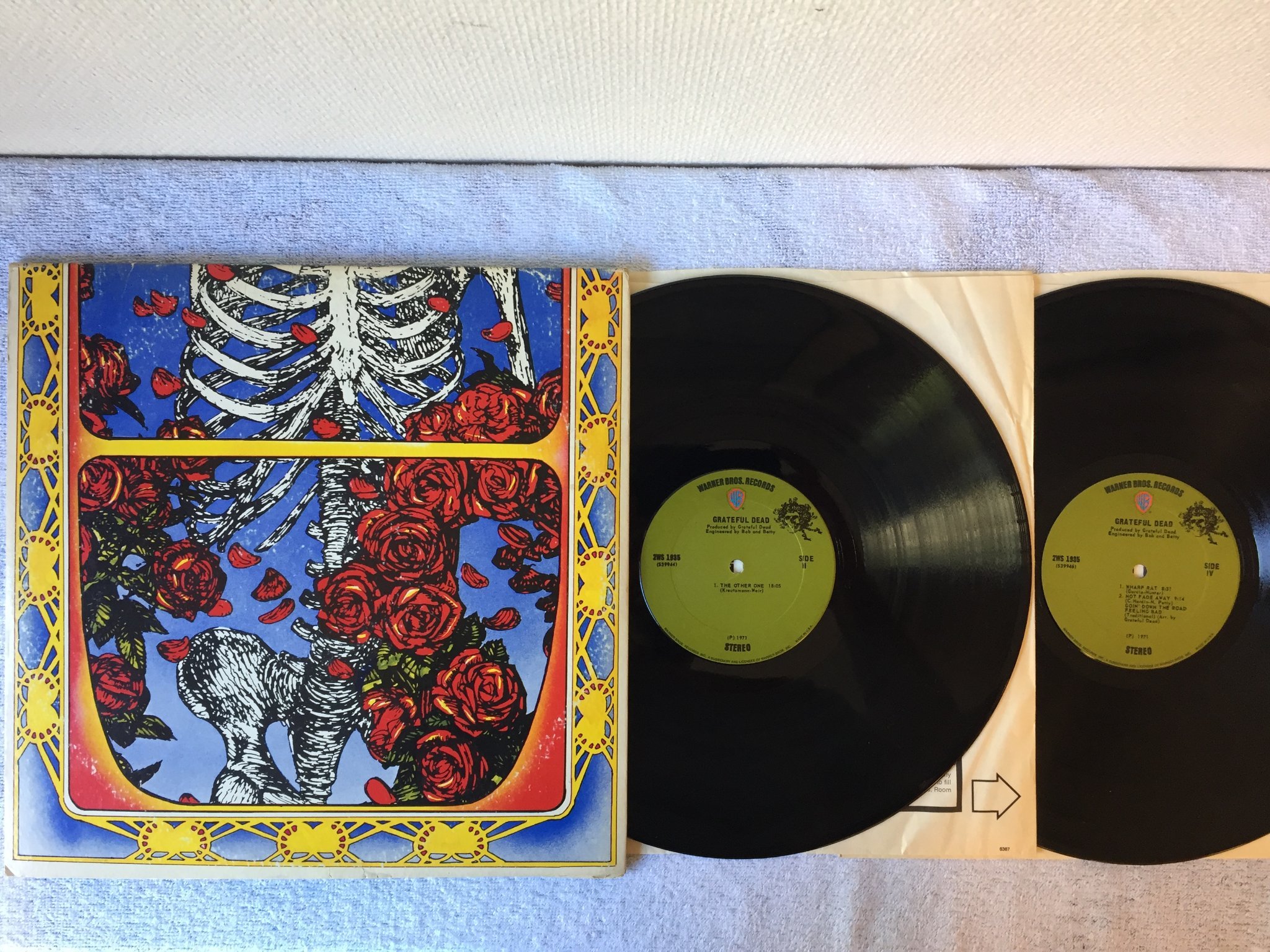 Omslagsbild för skivan GRATEFUL DEAD s/t 2xLP -71 US WARNER 2WS 1935 