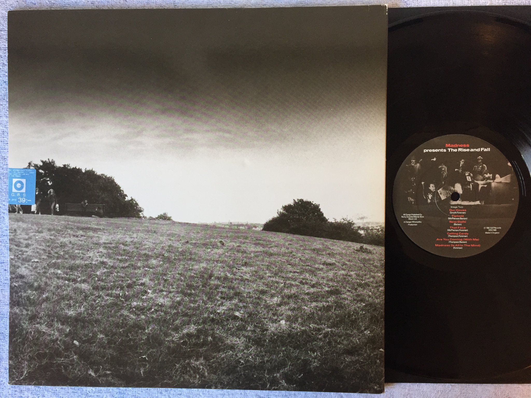 Omslagsbild för skivan MADNESS presents the rise and fall LP -82 UK STIFF SEEZ 46