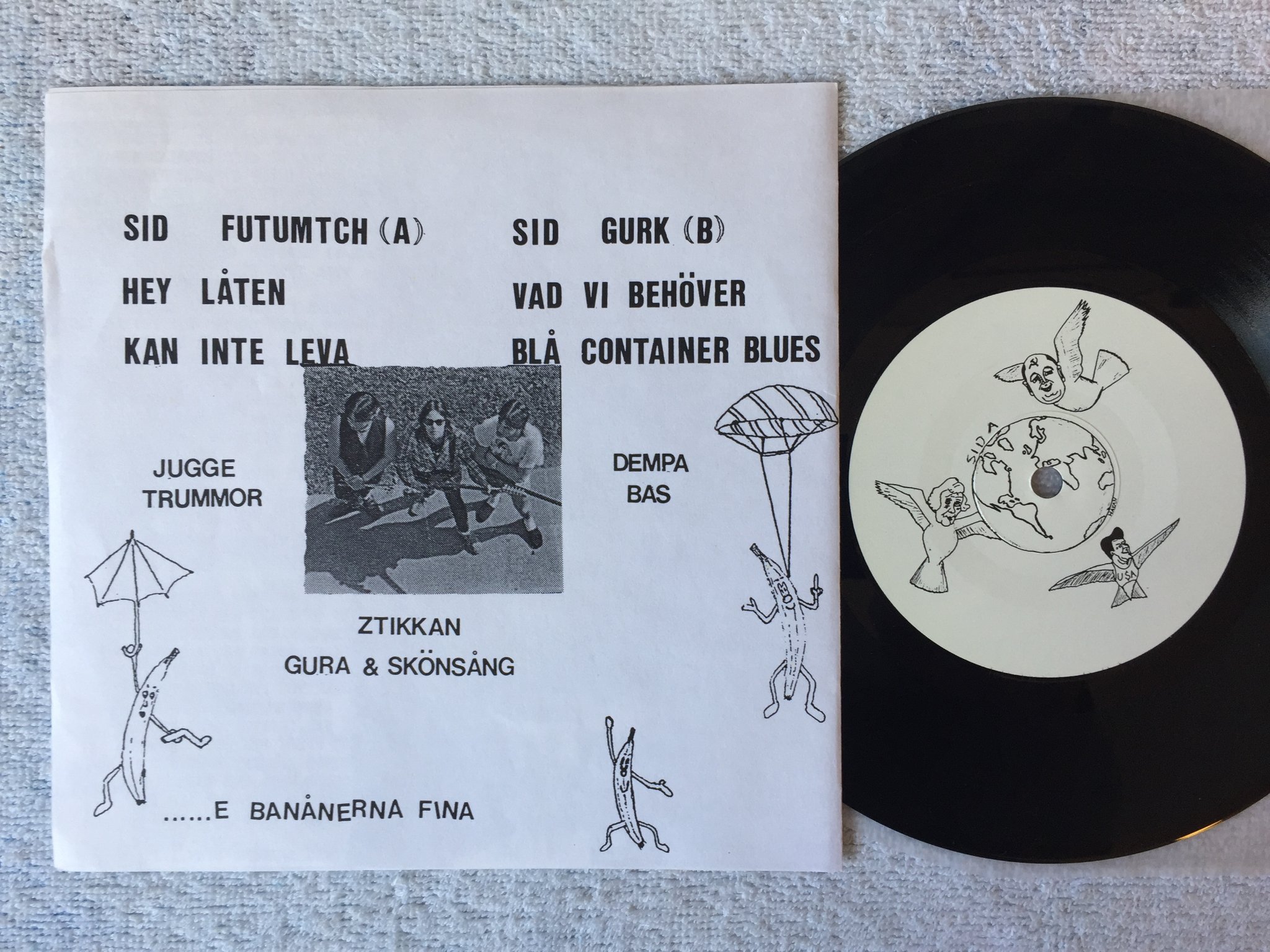 Omslagsbild för skivan ROJNES kaekar bananer eller...? 7"single 1987 Private pressed swedish punk rock 