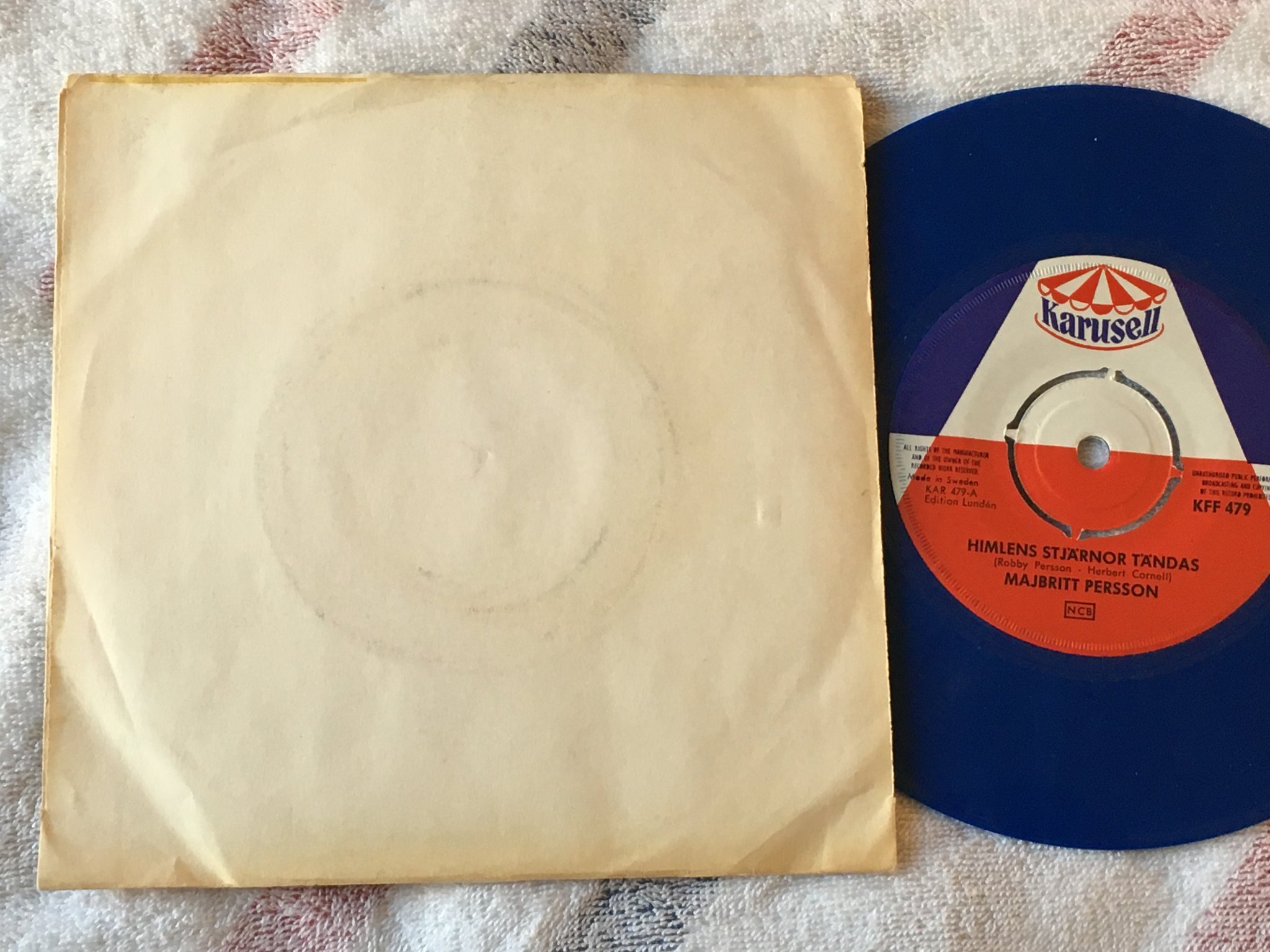 Omslagsbild för skivan MAJBRITT PERSSON himlens stjärnor tändas 7"single -62 Swe KARUSELL KFF 479 blue