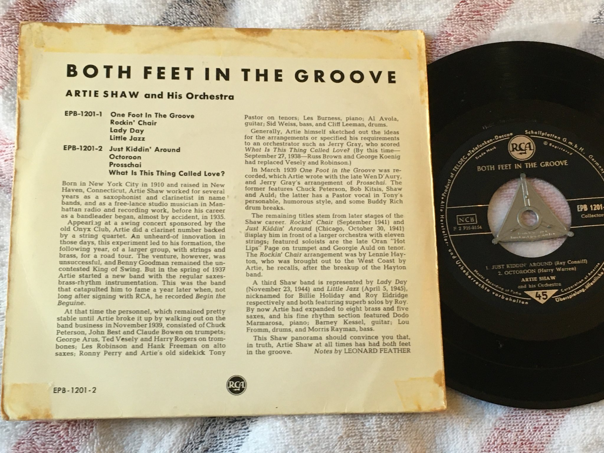 Omslagsbild för skivan ARTIE SHAW both feet in the groove 7"EP RCA EPB-1201-2 Andy Warhol cover art