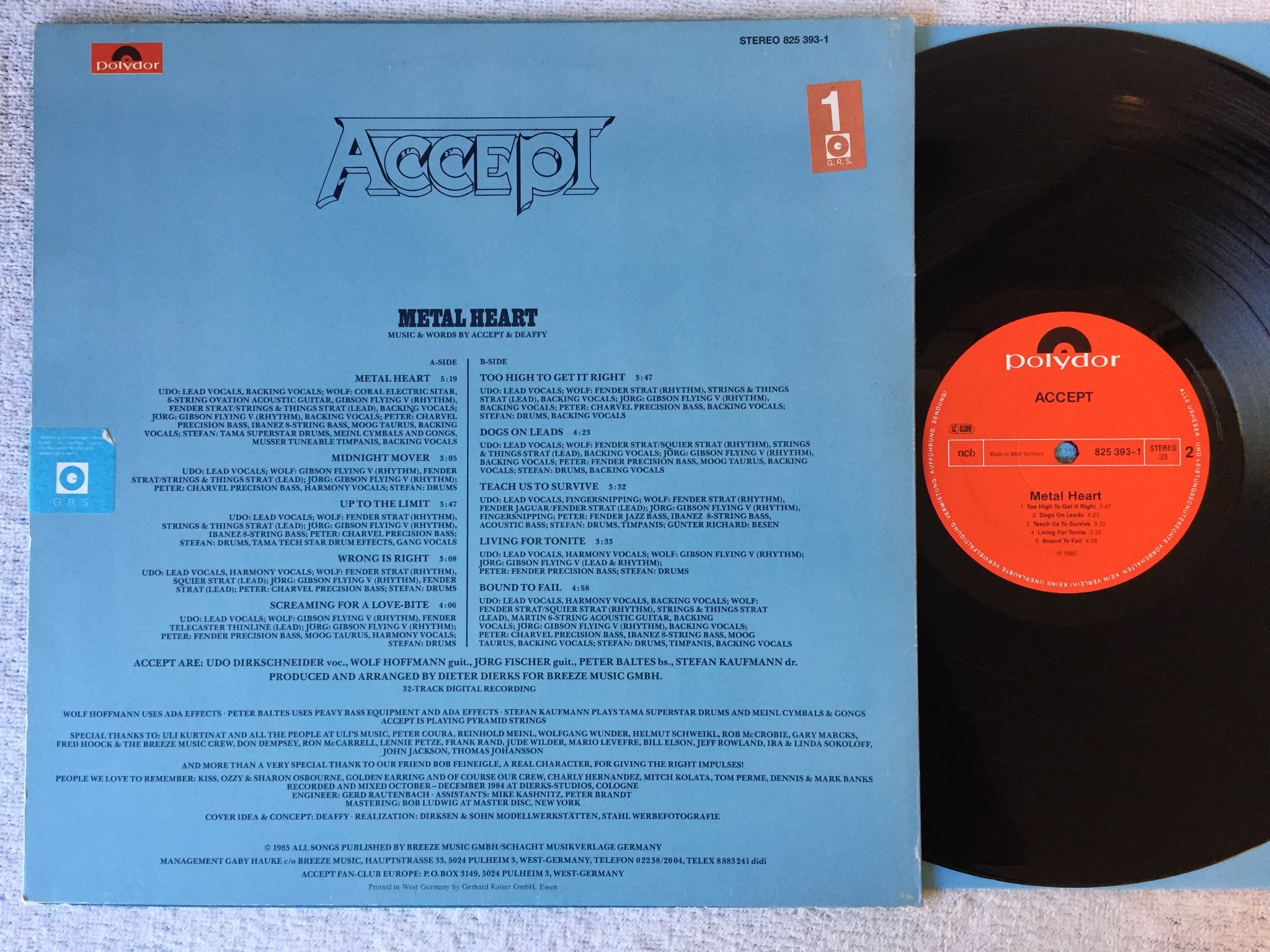 Omslagsbild för skivan ACCEPT metal heart LP -85 POLYDOR 825393-1