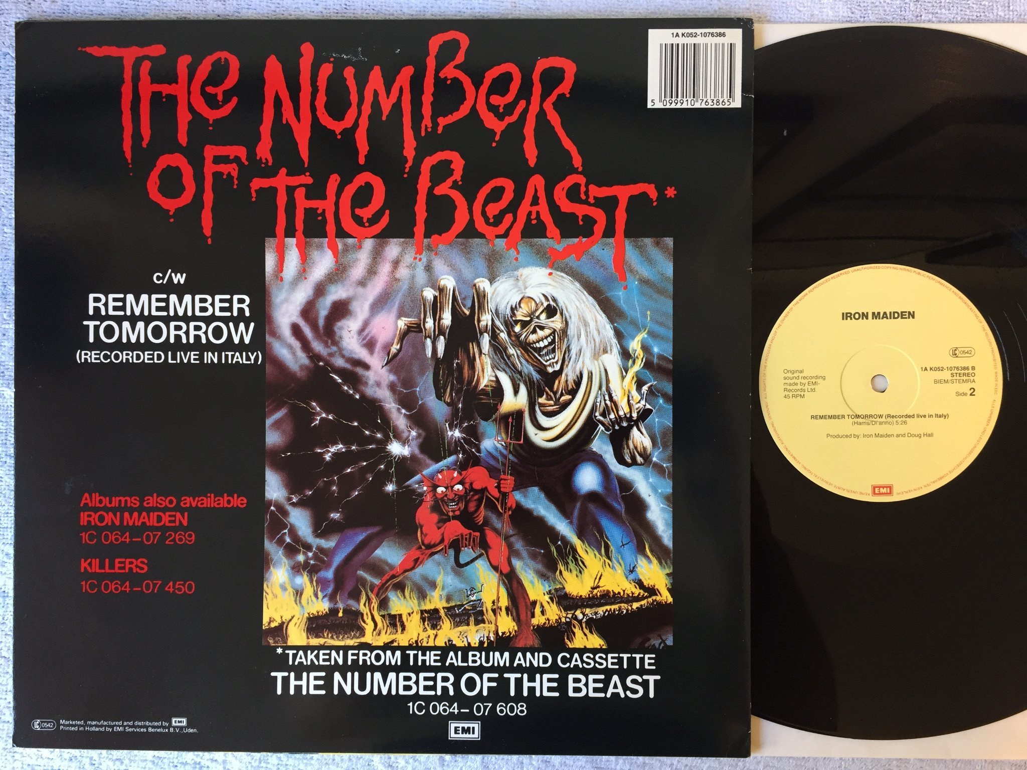 Omslagsbild för skivan IRON MAIDEN the number of the beast 12"single -82 EMI 1A K052-1076386