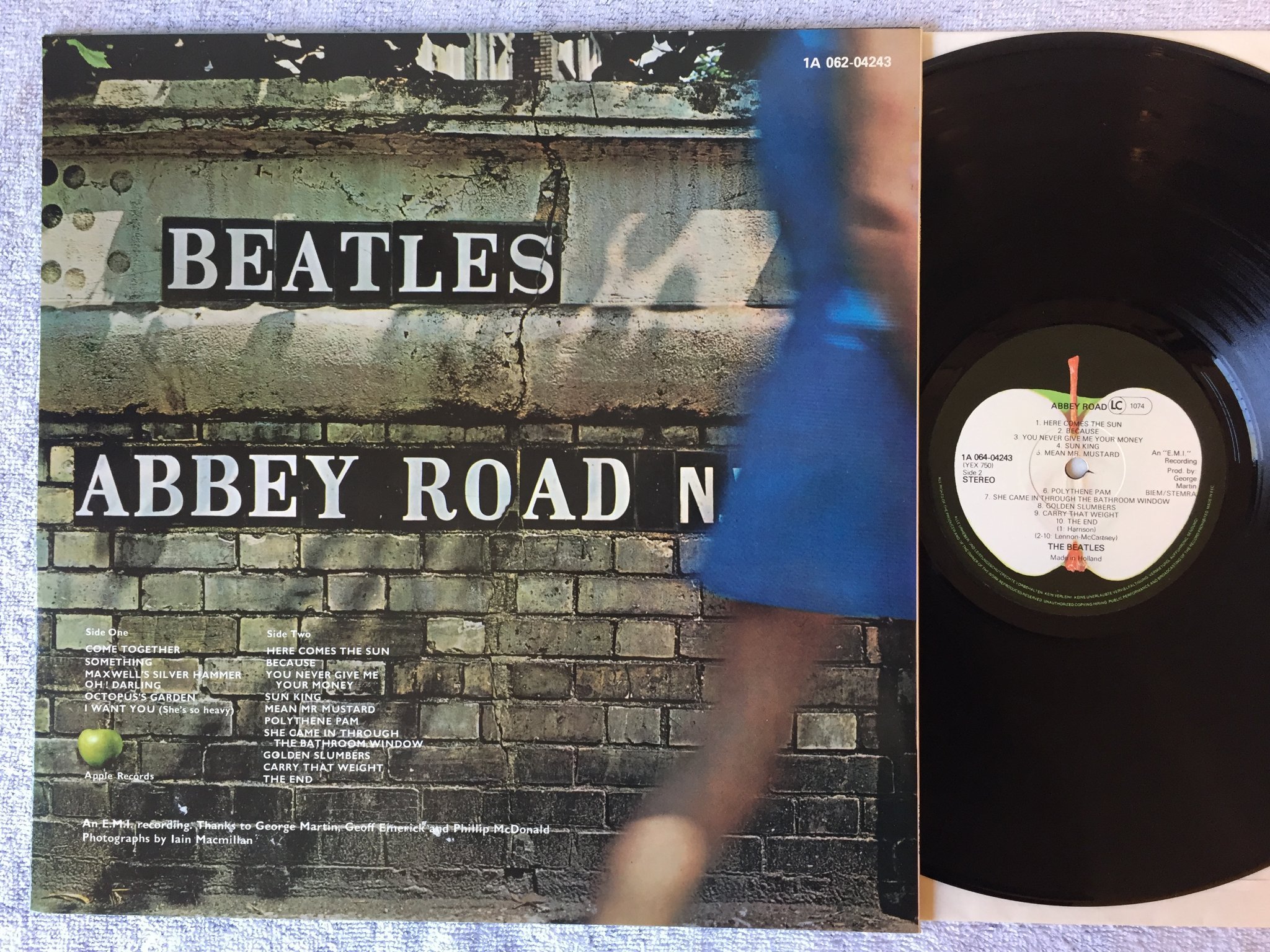 Omslagsbild för skivan THE BEATLES abbey road LP  Hol APPLE 1A 064-04243