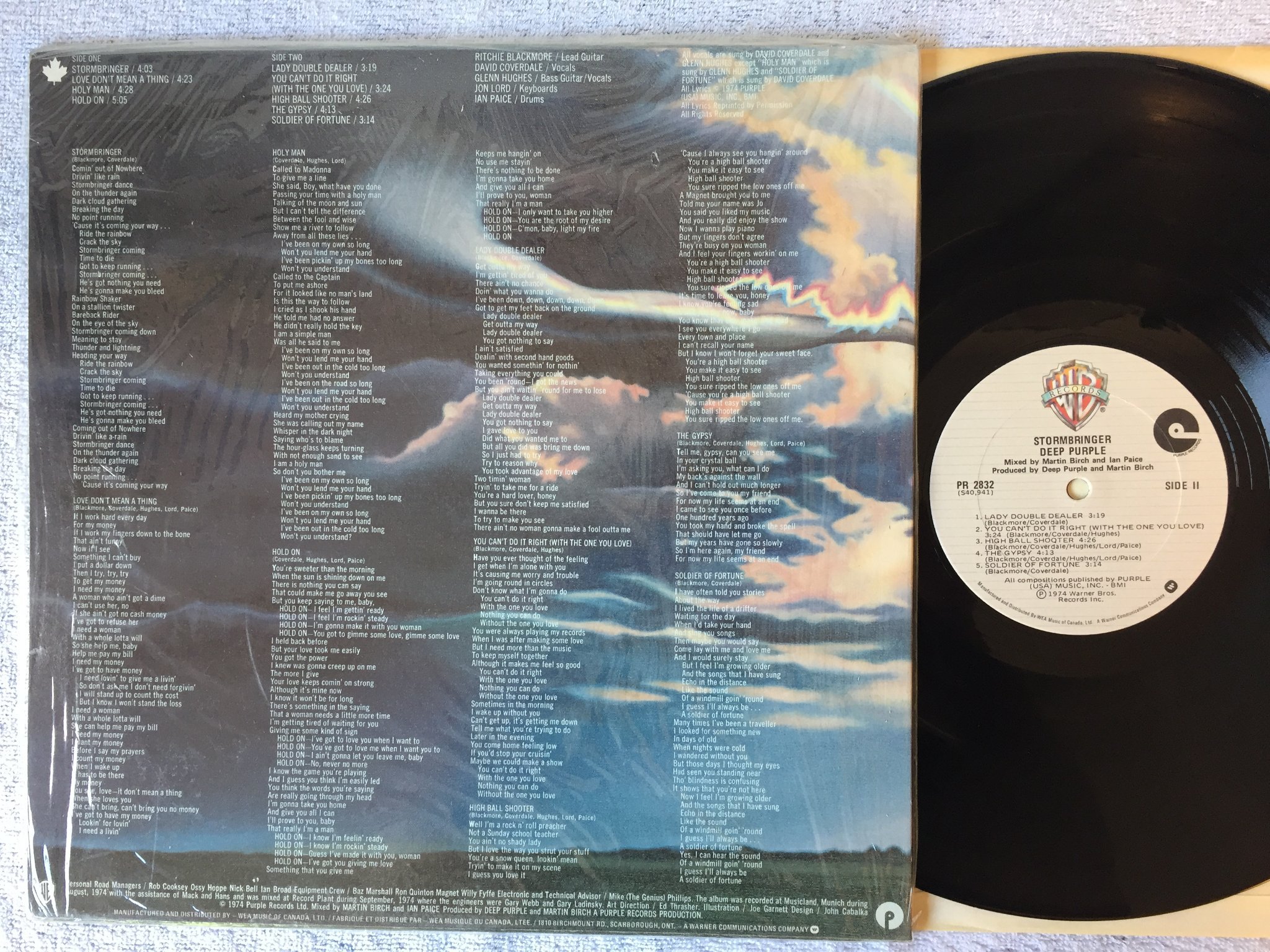 Omslagsbild för skivan DEEP PURPLE stormbringer LP -74 Can WARNER BROS PR 2832