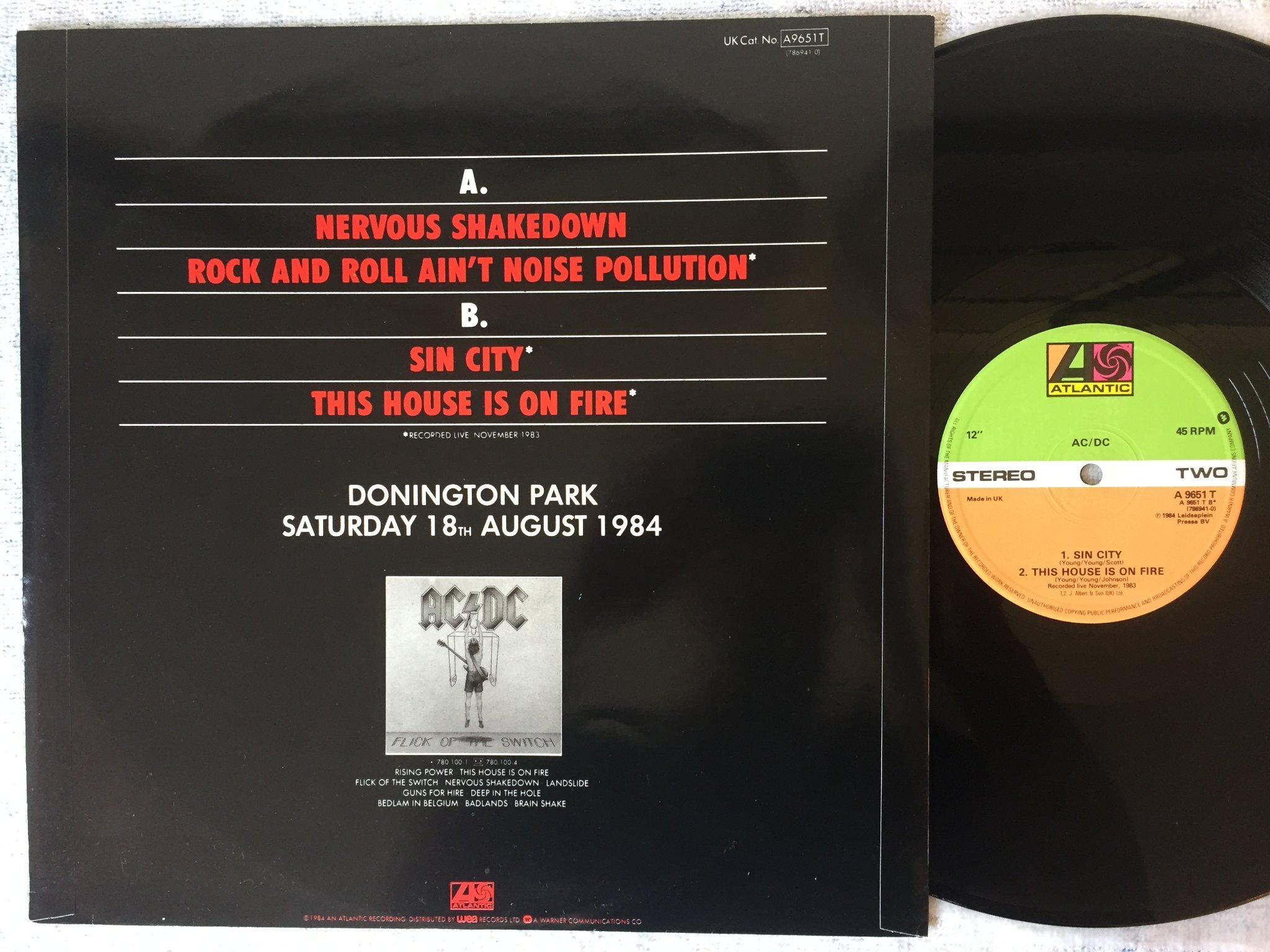 Omslagsbild för skivan AC/DC nervous shakedown 12"ep UK ATLANTIC A9651T