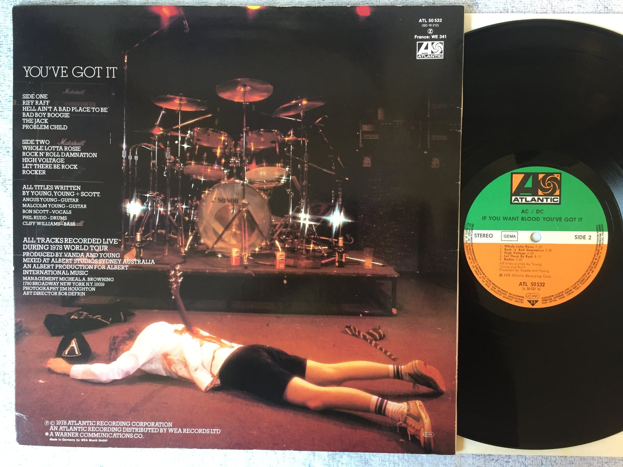 Omslagsbild för skivan AC/DC if you want blood you've got it LP Ger ATLANTIC ATL 50532