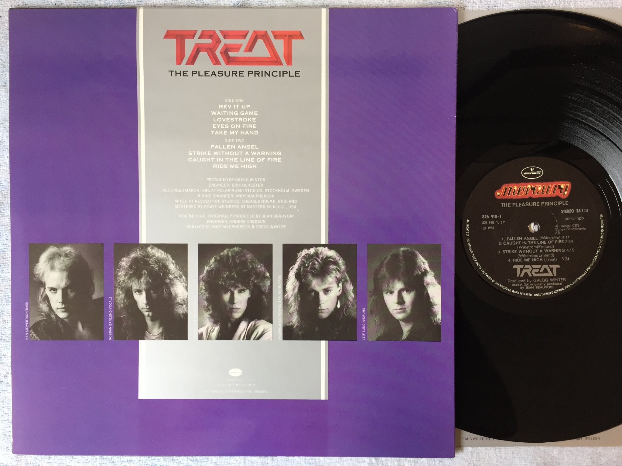 Omslagsbild för skivan TREAT  a pleasure principle LP -86 MERCURY 826 918-1