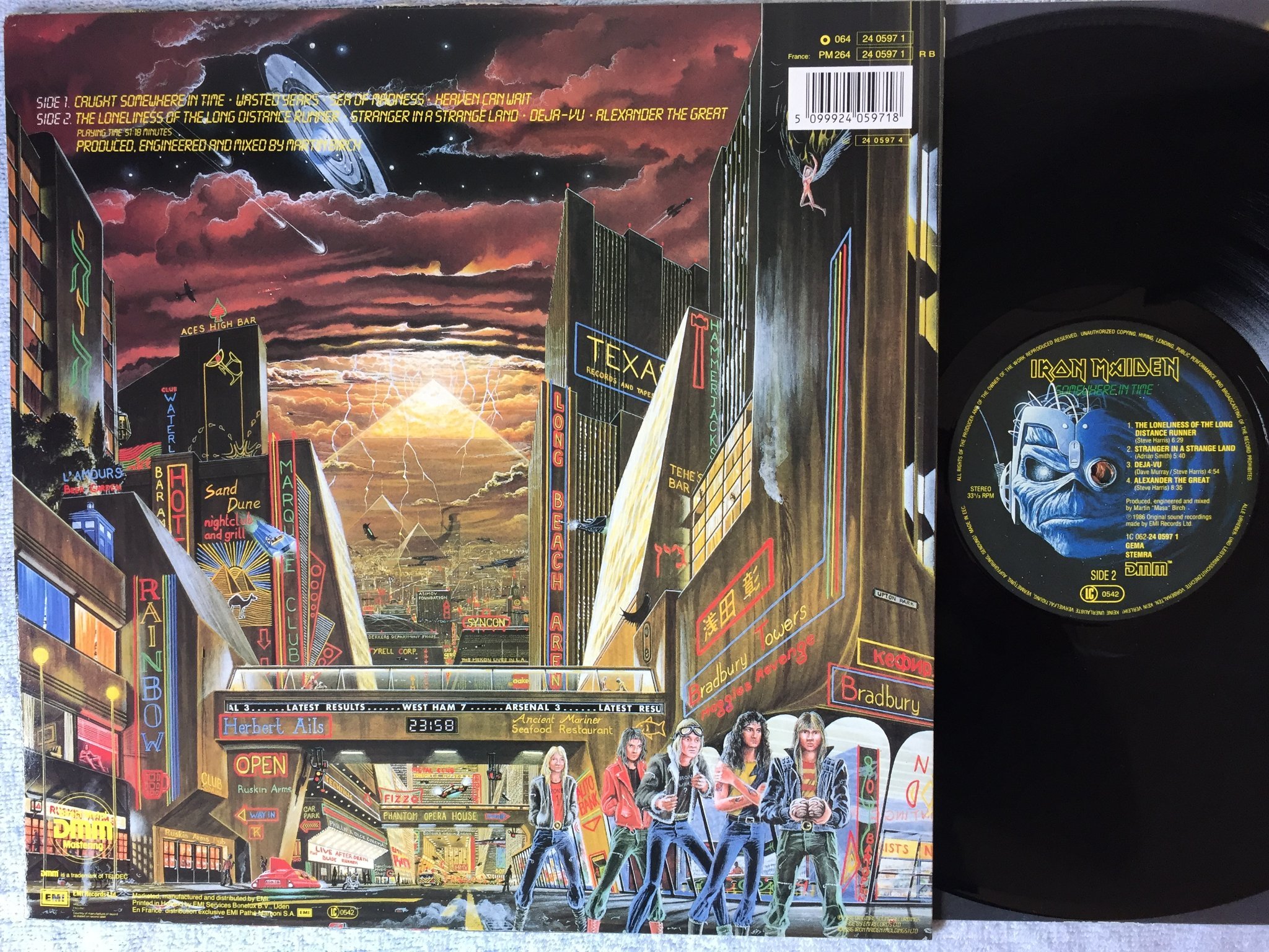 Omslagsbild för skivan IRON MAIDEN somewhere in time LP -86 ECC EMI 1C 062-2405971