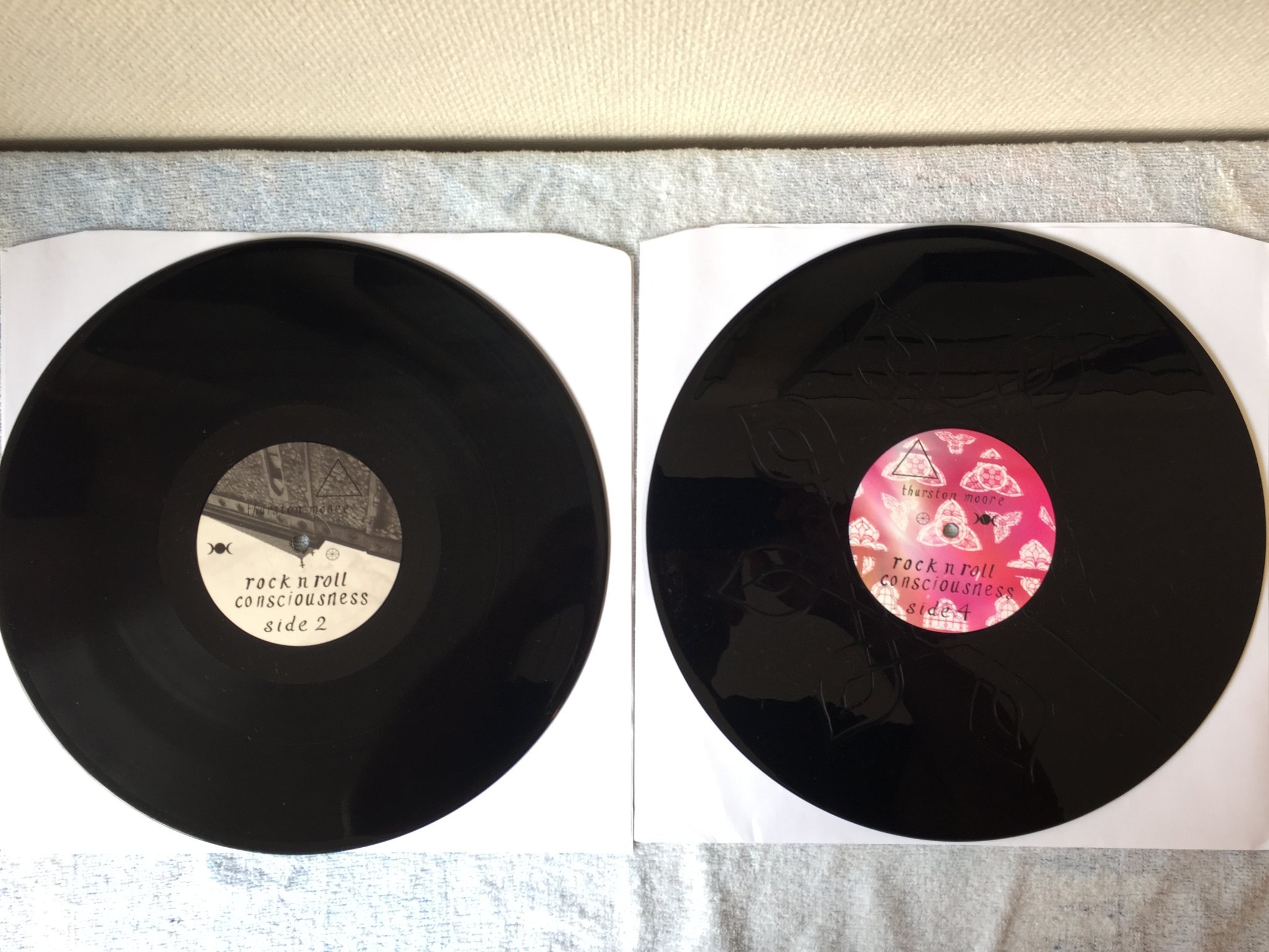 Omslagsbild för skivan THURSTON MOORE Rock N Roll Consciousness 2xLP 2017 CAROLINE CAROL015LP