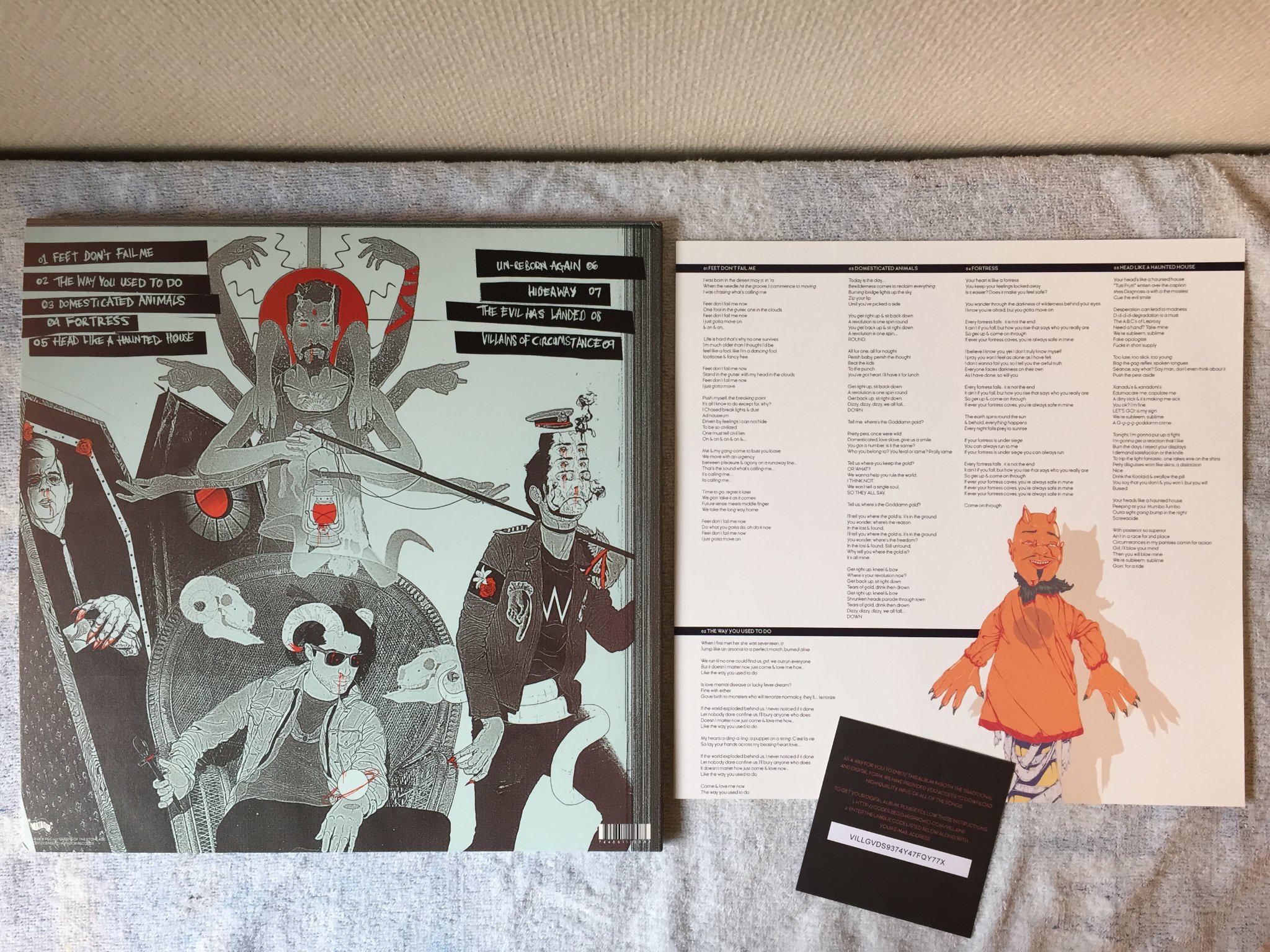 Omslagsbild för skivan QUEENS OF THE STONE AGE villains 2xLP 2017 MATADOR OLE-1125-1