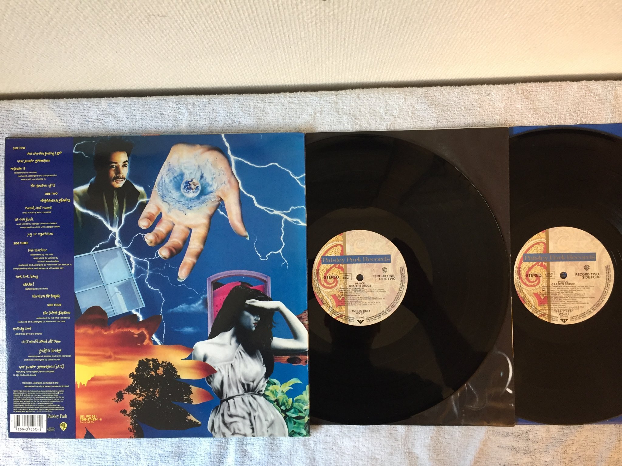 Omslagsbild för skivan PRINCE graffiti bridge 2xLP -90 Ger PAISLEY PARK 7599-27493-1