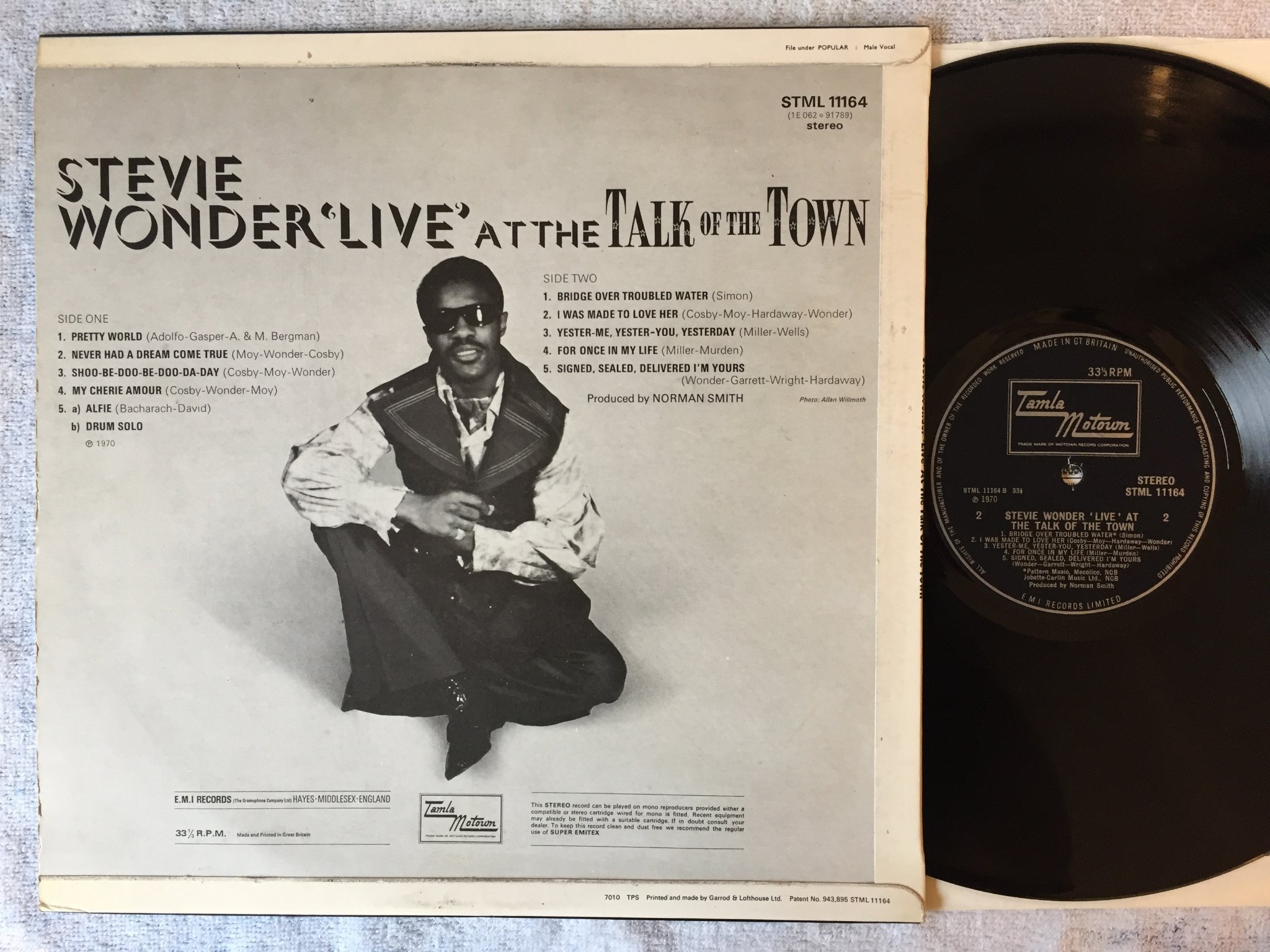 Omslagsbild för skivan STEVIE WONDER live LP -70 UK TAMLA MOTOWN STML 11164