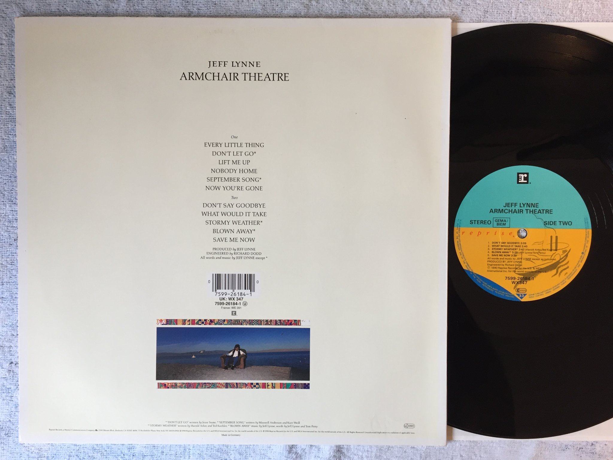 Omslagsbild för skivan JEFF LYNNE armchair theatre LP -90 Ger REPRISE 7599-26184-1