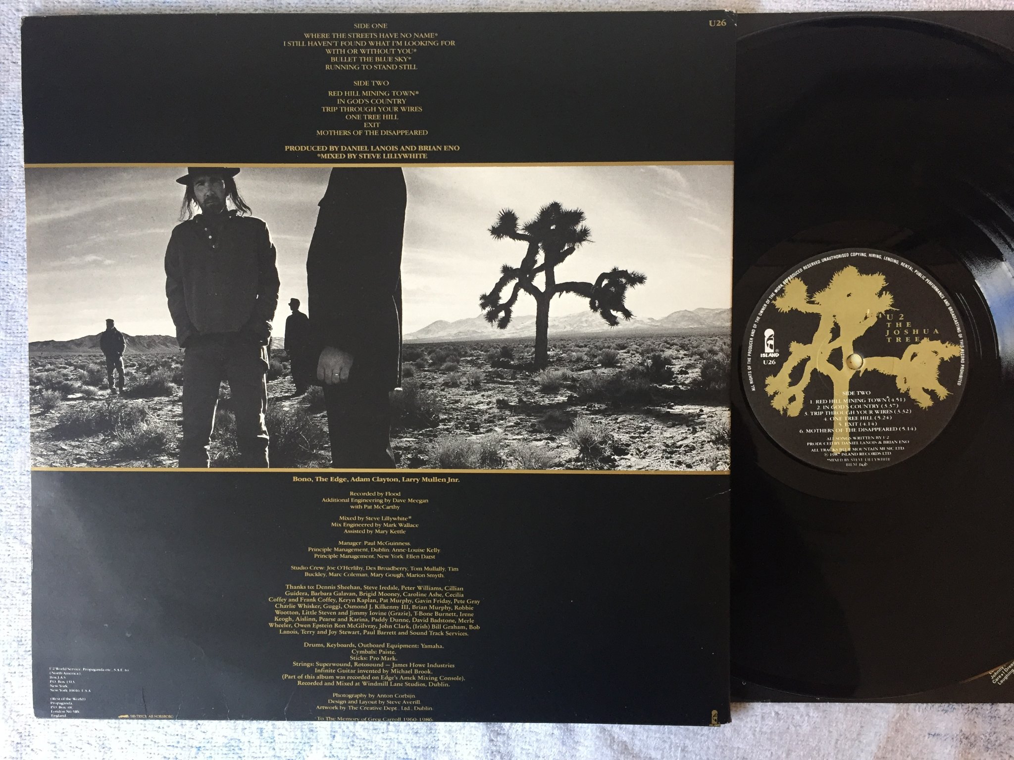 Omslagsbild för skivan U2 the joshua tree LP -87 ISLAND U26