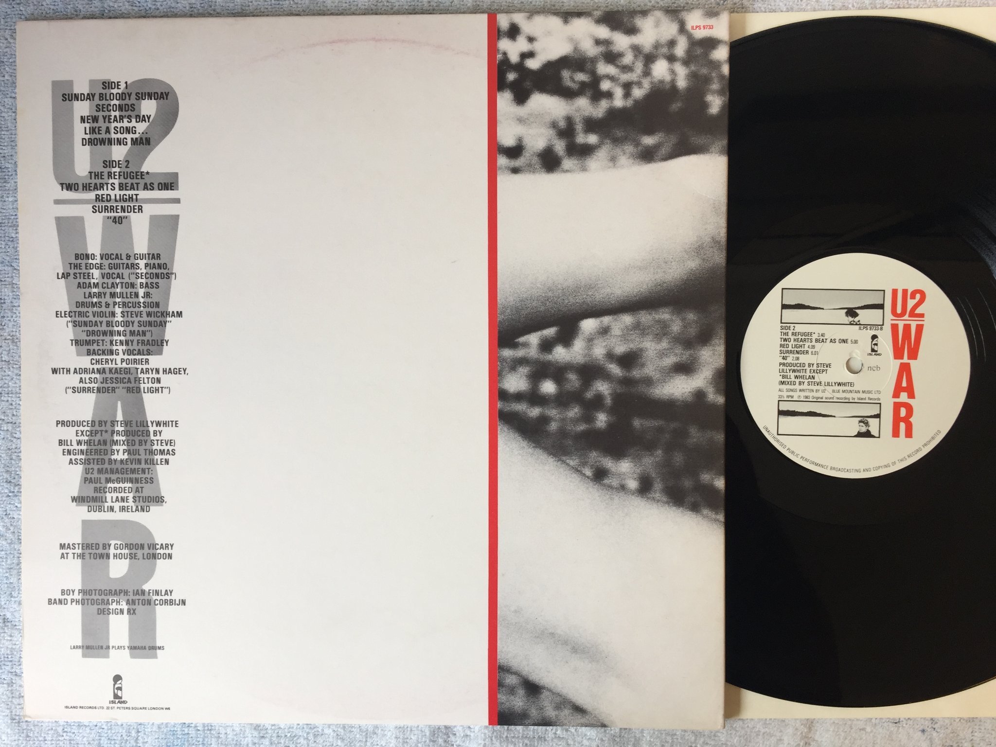 Omslagsbild för skivan U2 war  LP -83 ISLAND ILPS 9733