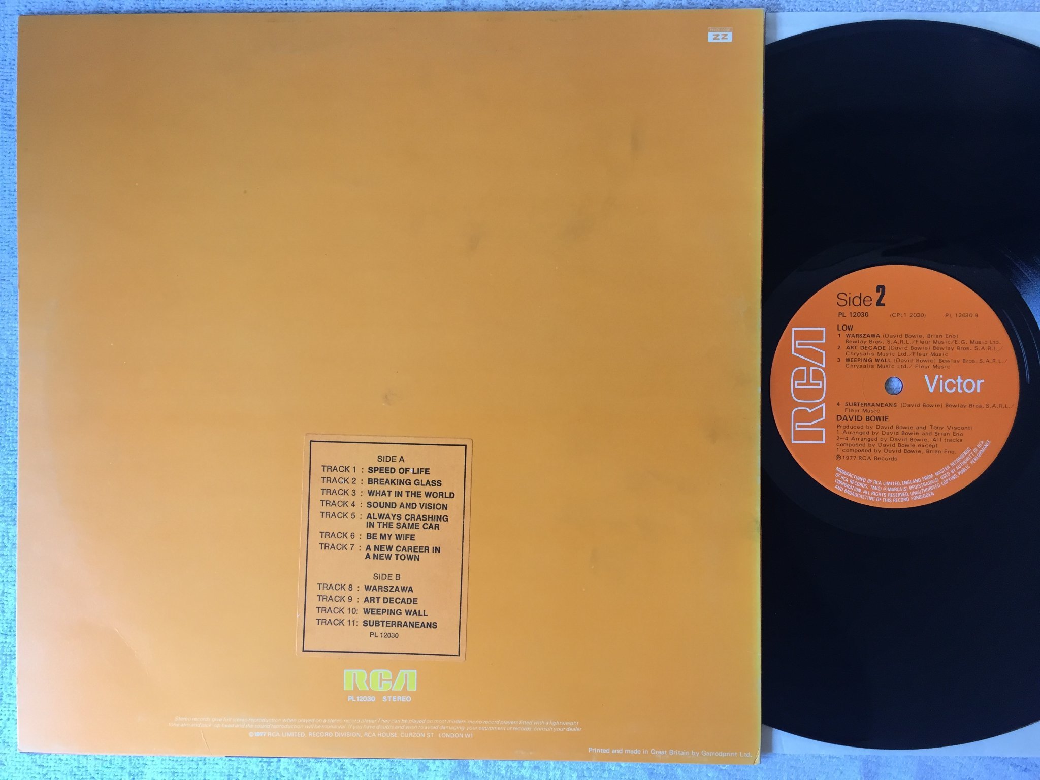 Omslagsbild för skivan DAVID BOWIE low LP -77 UK RCA PL 12030 