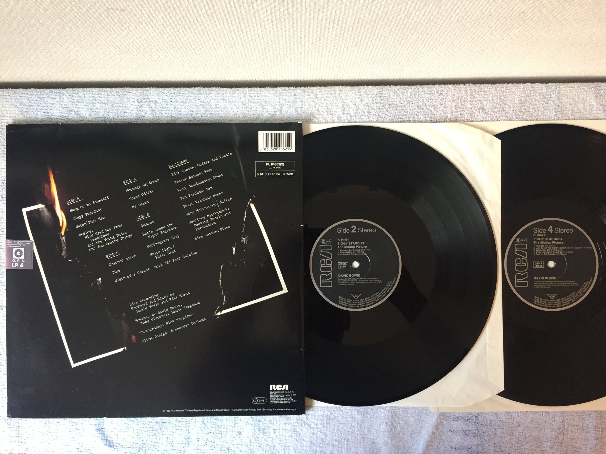 Omslagsbild för skivan DAVID BOWIE Ziggy Stardust 2xLP -83 Ger RCA PL 84862-2