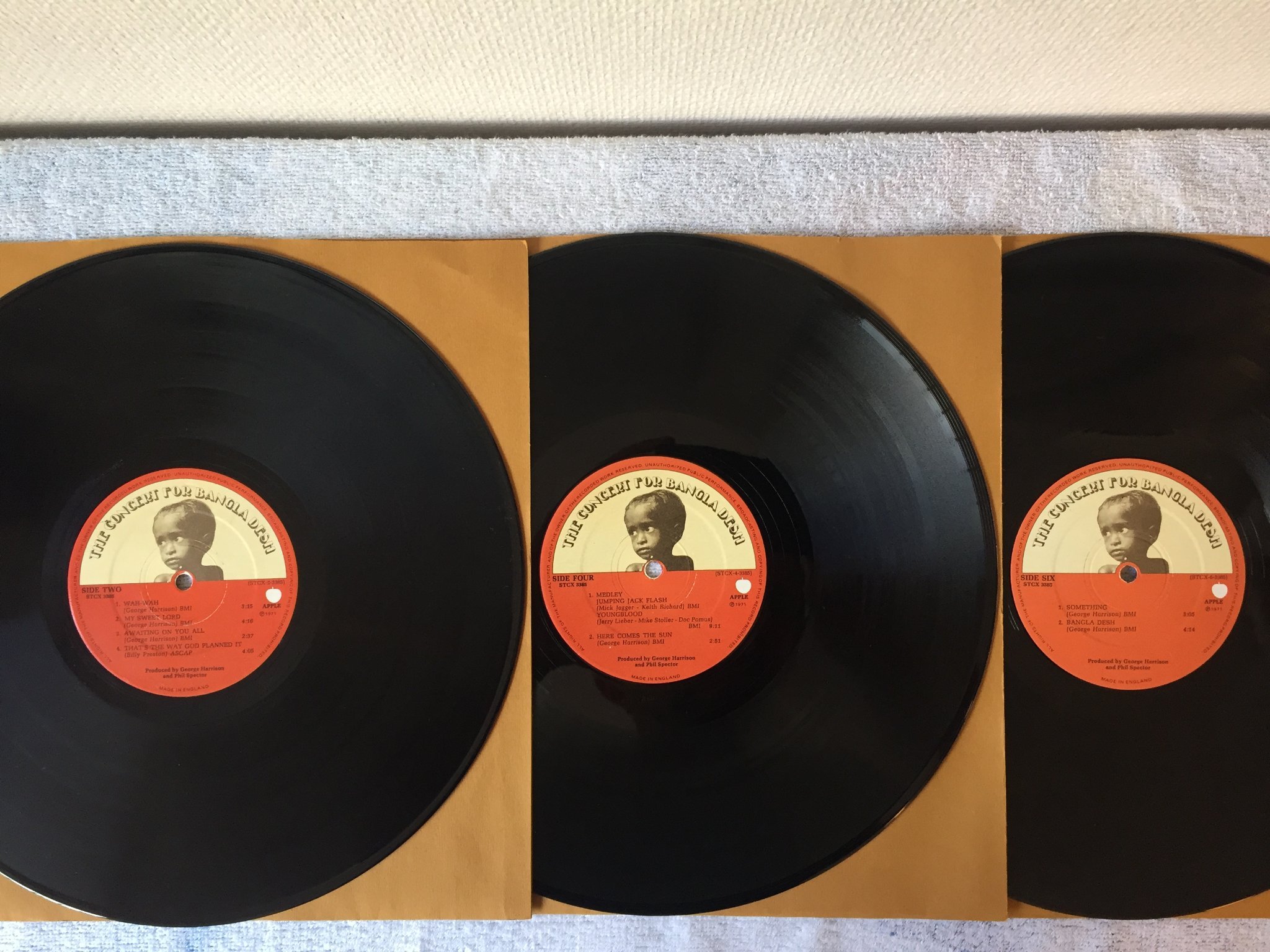 Omslagsbild för skivan V/A - The Concert For Bangla Desh 3xLP box -72 UK APPLE STCX 3385