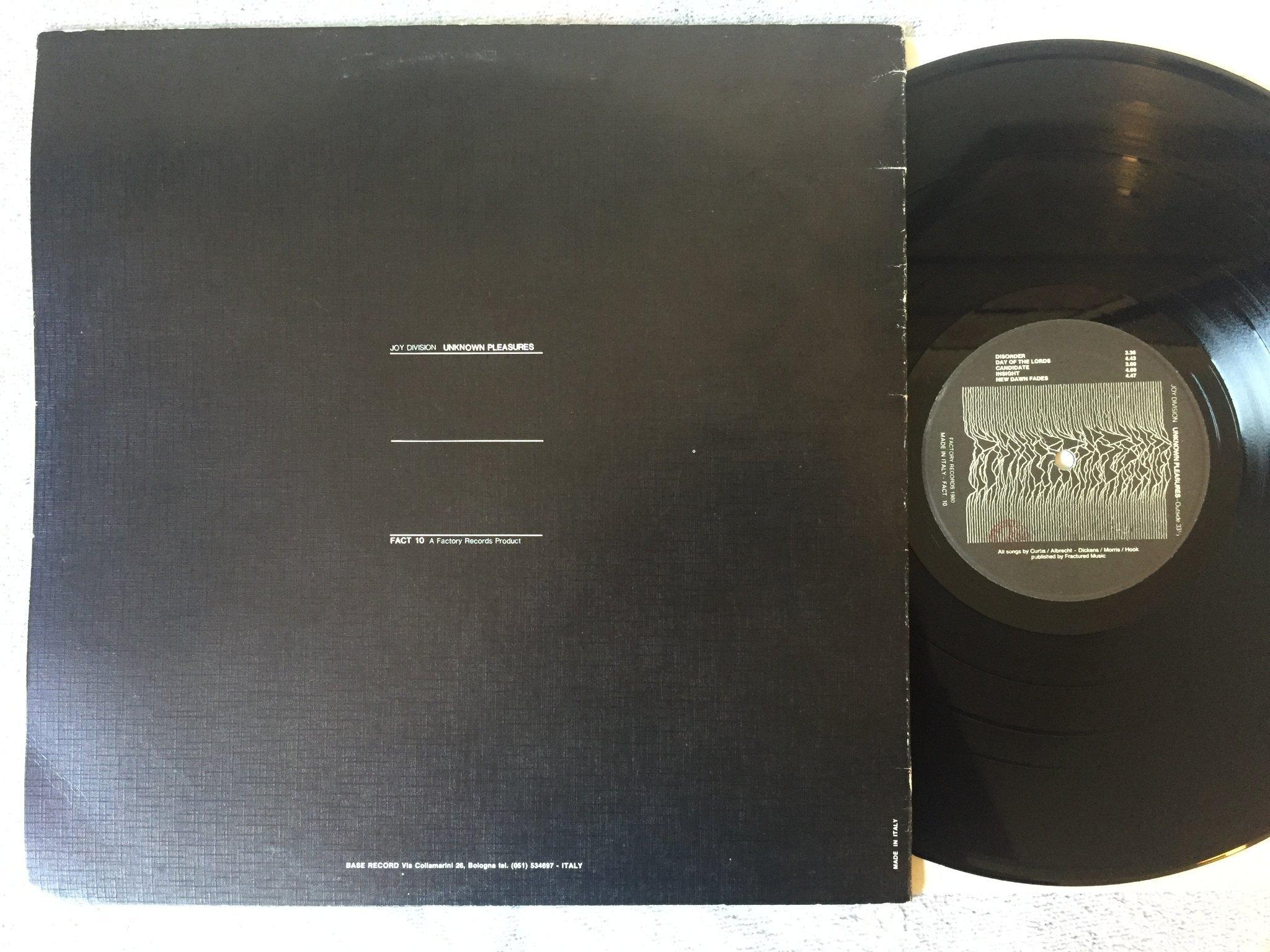 Omslagsbild för skivan JOY DIVISION unknown pleasures LP re Italy FACTORY FACT 10 