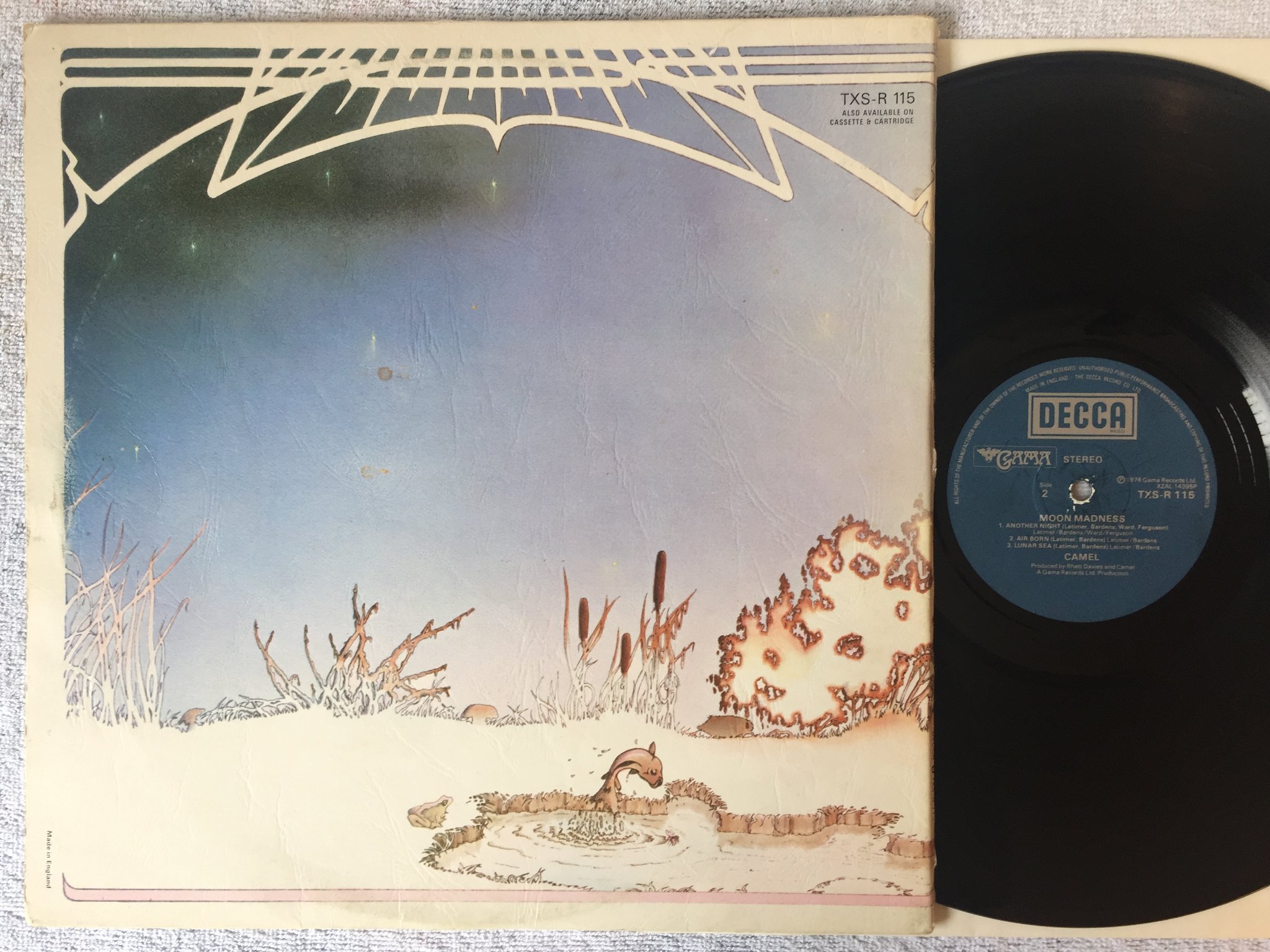 Omslagsbild för skivan CAMEL moon madness LP -76 UK DECCA TXS-R 115 